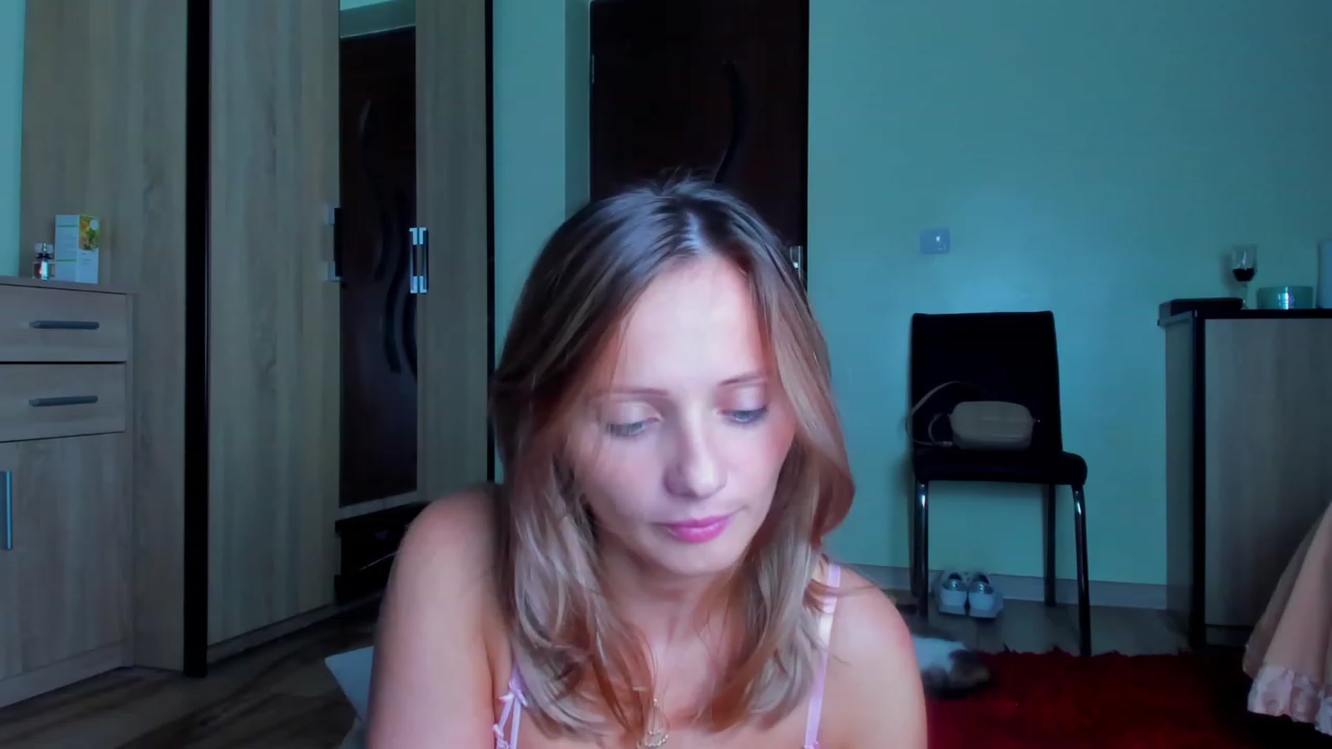 Gallery image thumbnail from KatBirdie_x's myfreecams stream on, 10/10/2023, 20:35 image 19 of 20