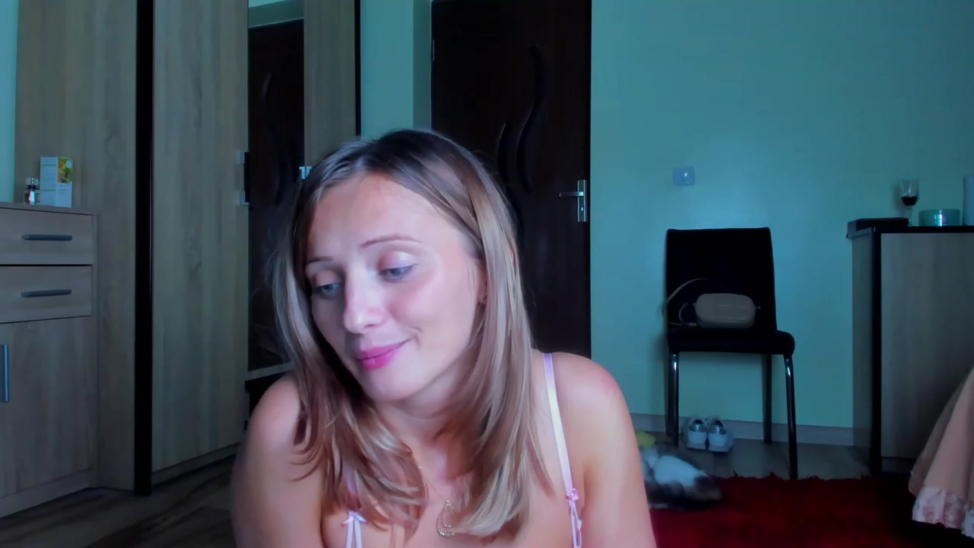 Gallery image thumbnail from KatBirdie_x's myfreecams stream on, 10/10/2023, 20:35 image 15 of 20
