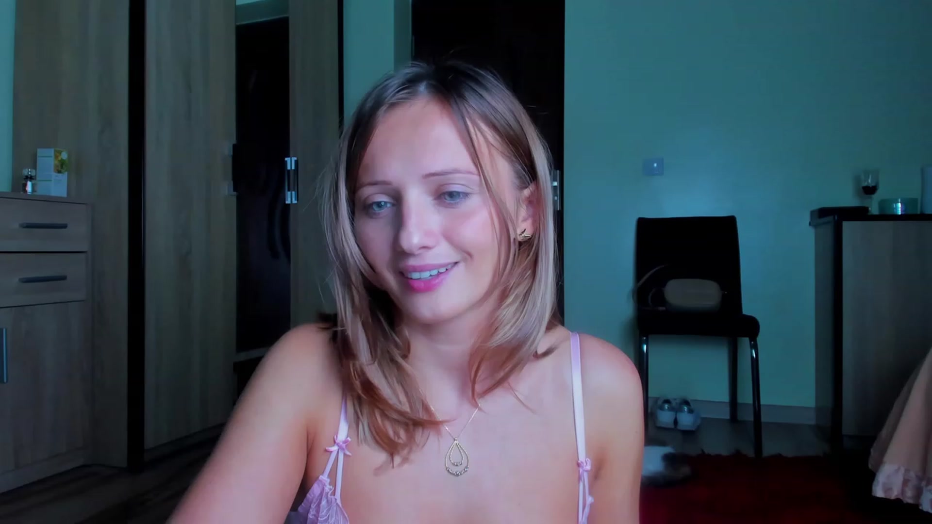 Gallery image thumbnail from KatBirdie_x's myfreecams stream on, 10/10/2023, 20:35 image 9 of 20