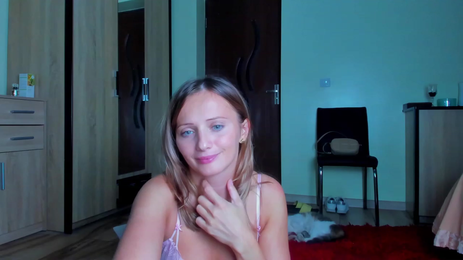 Gallery image thumbnail from KatBirdie_x's myfreecams stream on, 10/10/2023, 20:35 image 6 of 20