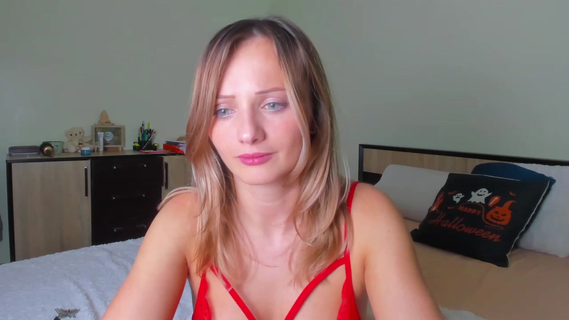 Gallery image thumbnail from KatBirdie_x's myfreecams stream on, 10/28/2023, 18:23 image 11 of 20