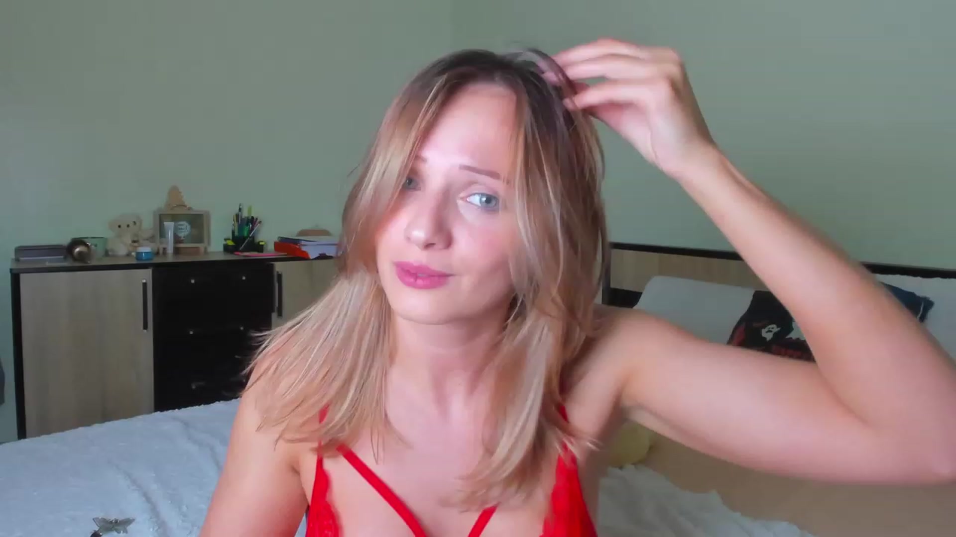 Gallery image thumbnail from KatBirdie_x's myfreecams stream on, 10/28/2023, 18:23 image 13 of 20