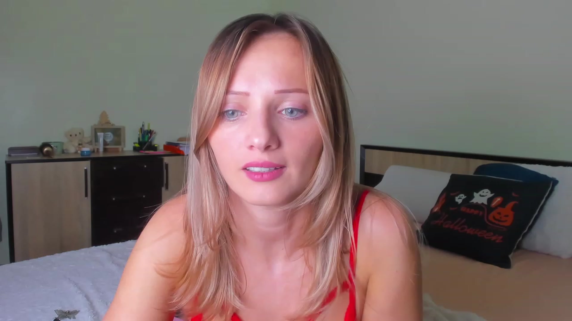 Gallery image thumbnail from KatBirdie_x's myfreecams stream on, 10/28/2023, 18:23 image 14 of 20