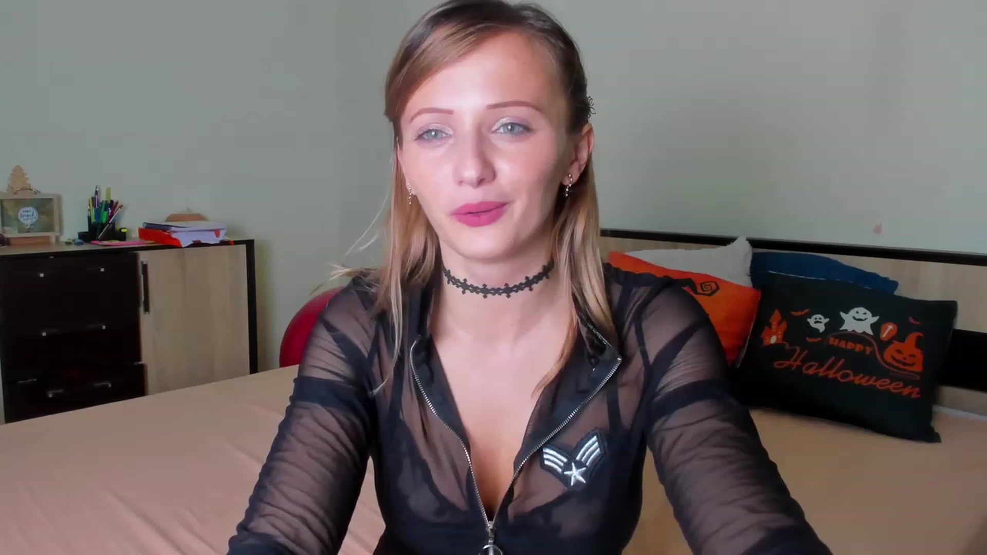 Gallery image thumbnail from KatBirdie_x's myfreecams stream on, 10/29/2023, 19:38 image 1 of 20