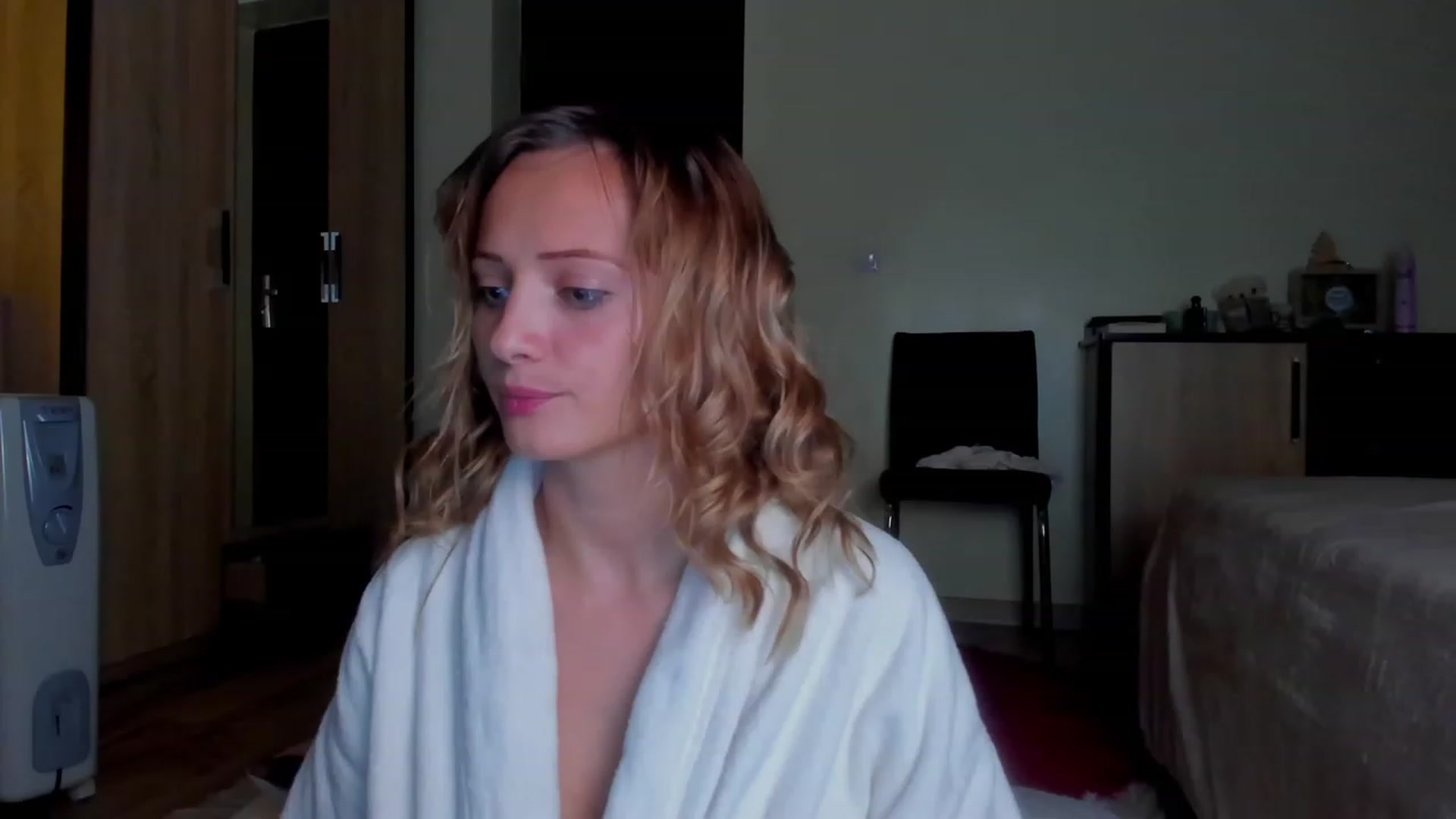 Gallery image thumbnail from KatBirdie_x's myfreecams stream on, 11/08/2023, 19:13 image 4 of 20