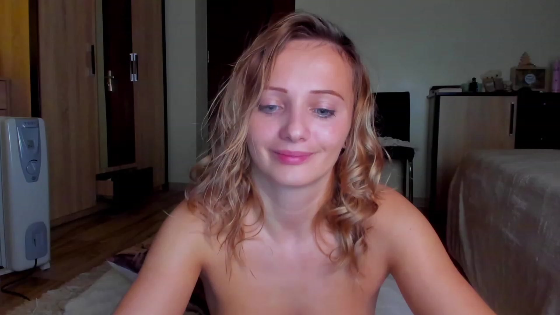 Gallery image thumbnail from KatBirdie_x's myfreecams stream on, 11/08/2023, 19:13 image 16 of 20
