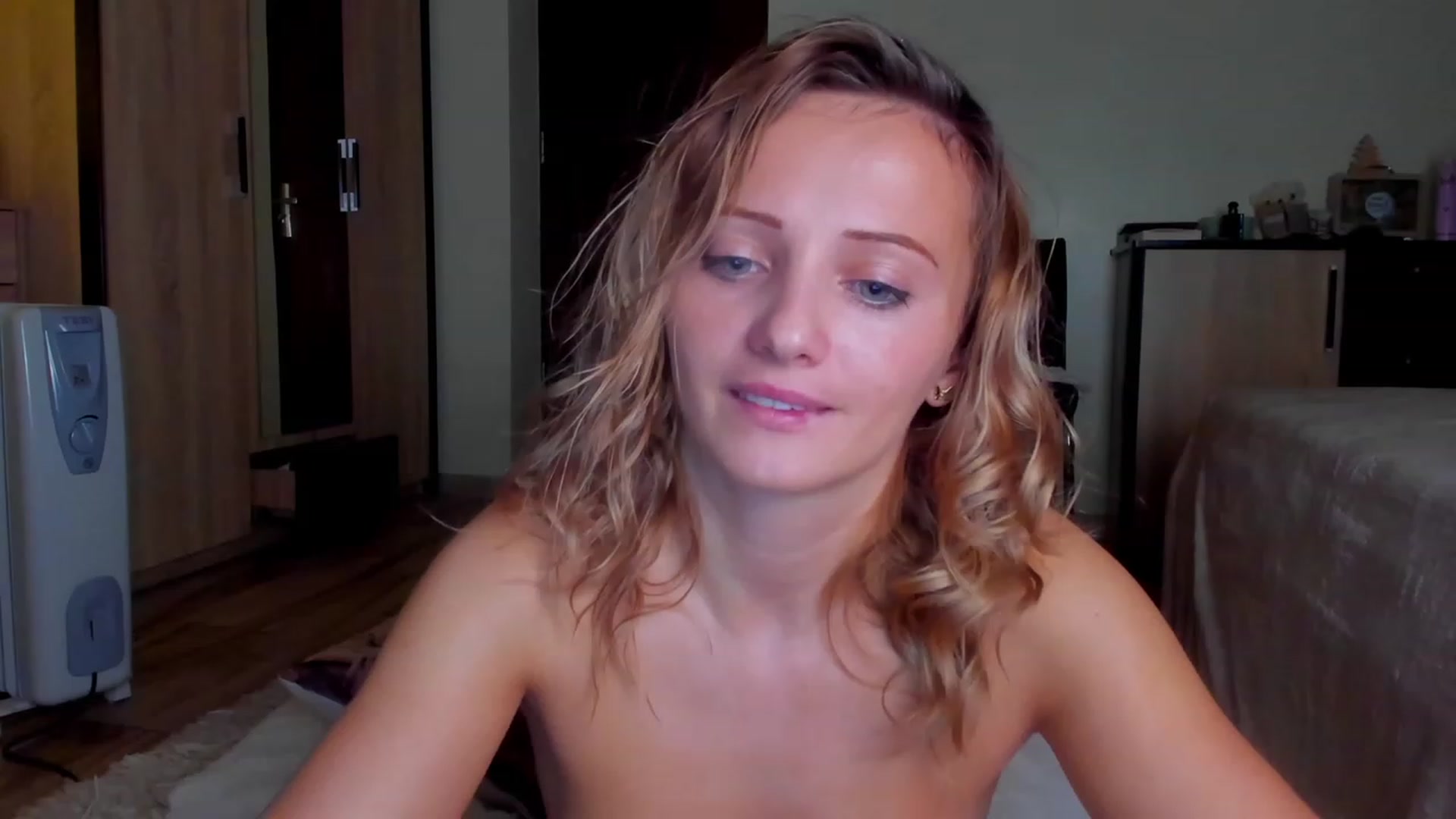 Gallery image thumbnail from KatBirdie_x's myfreecams stream on, 11/08/2023, 19:13 image 14 of 20
