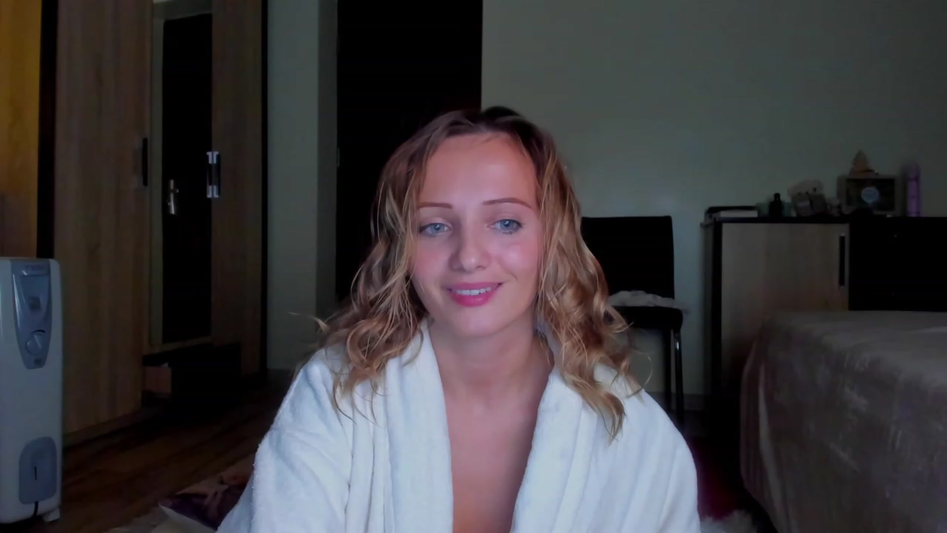 Gallery image thumbnail from KatBirdie_x's myfreecams stream on, 11/08/2023, 19:13 image 3 of 20