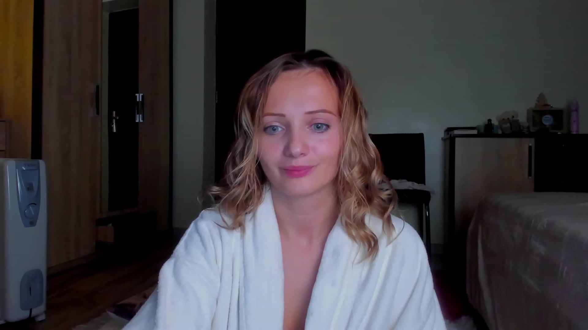 Gallery image thumbnail from KatBirdie_x's myfreecams stream on, 11/08/2023, 19:13 image 5 of 20