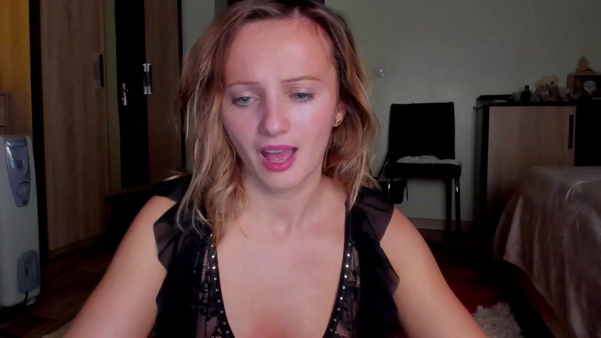 Gallery image thumbnail from KatBirdie_x's myfreecams stream on, 11/09/2023, 18:25 image 3 of 20