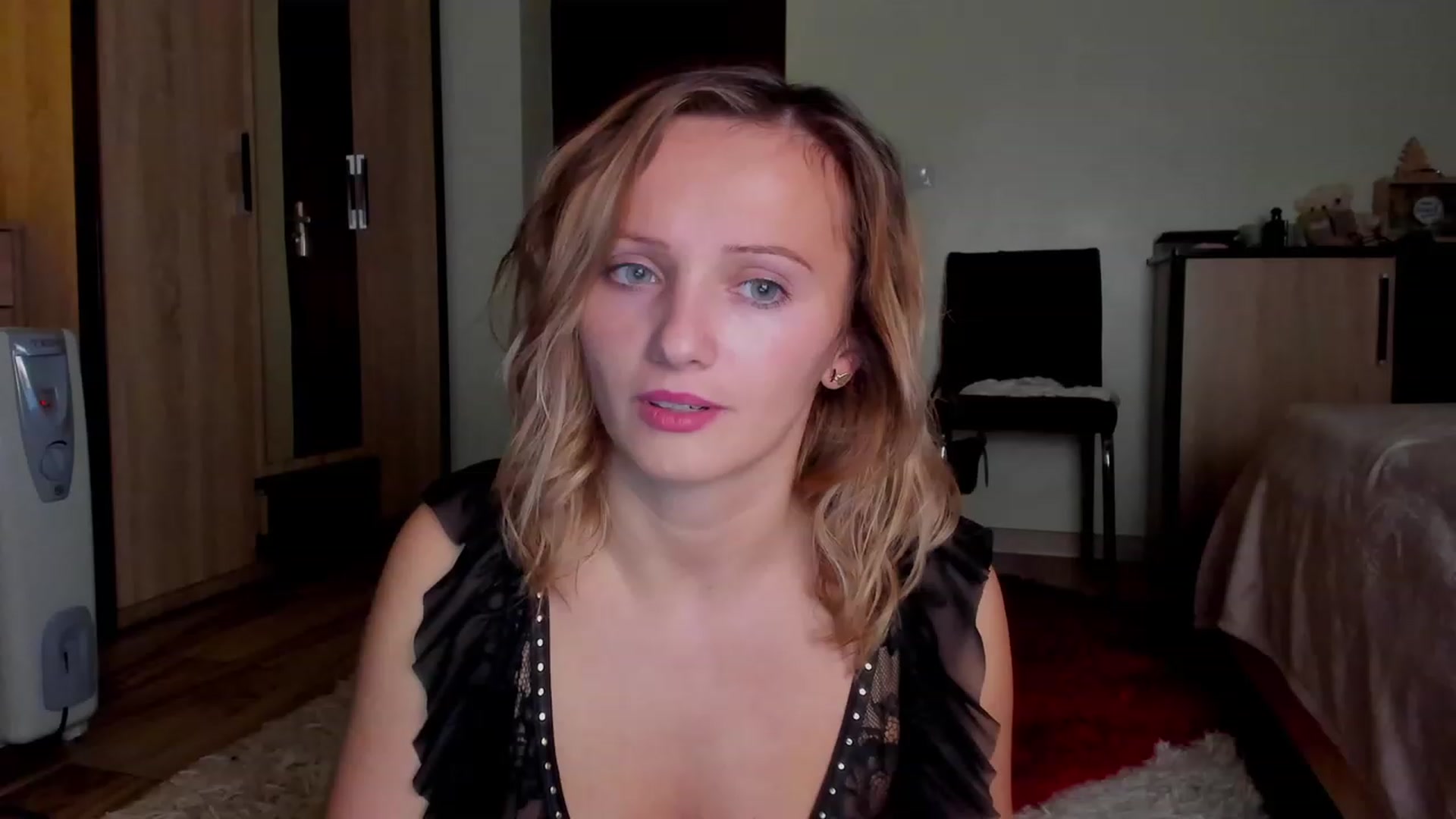Gallery image thumbnail from KatBirdie_x's myfreecams stream on, 11/09/2023, 18:25 image 8 of 20