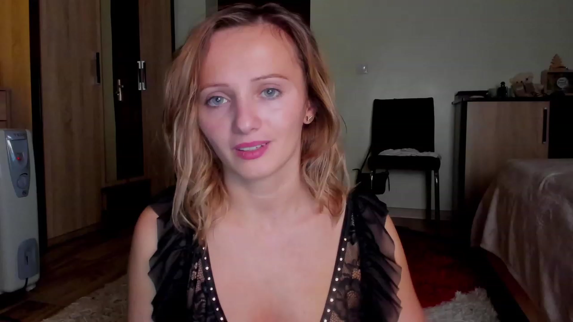 Gallery image thumbnail from KatBirdie_x's myfreecams stream on, 11/09/2023, 18:25 image 5 of 20