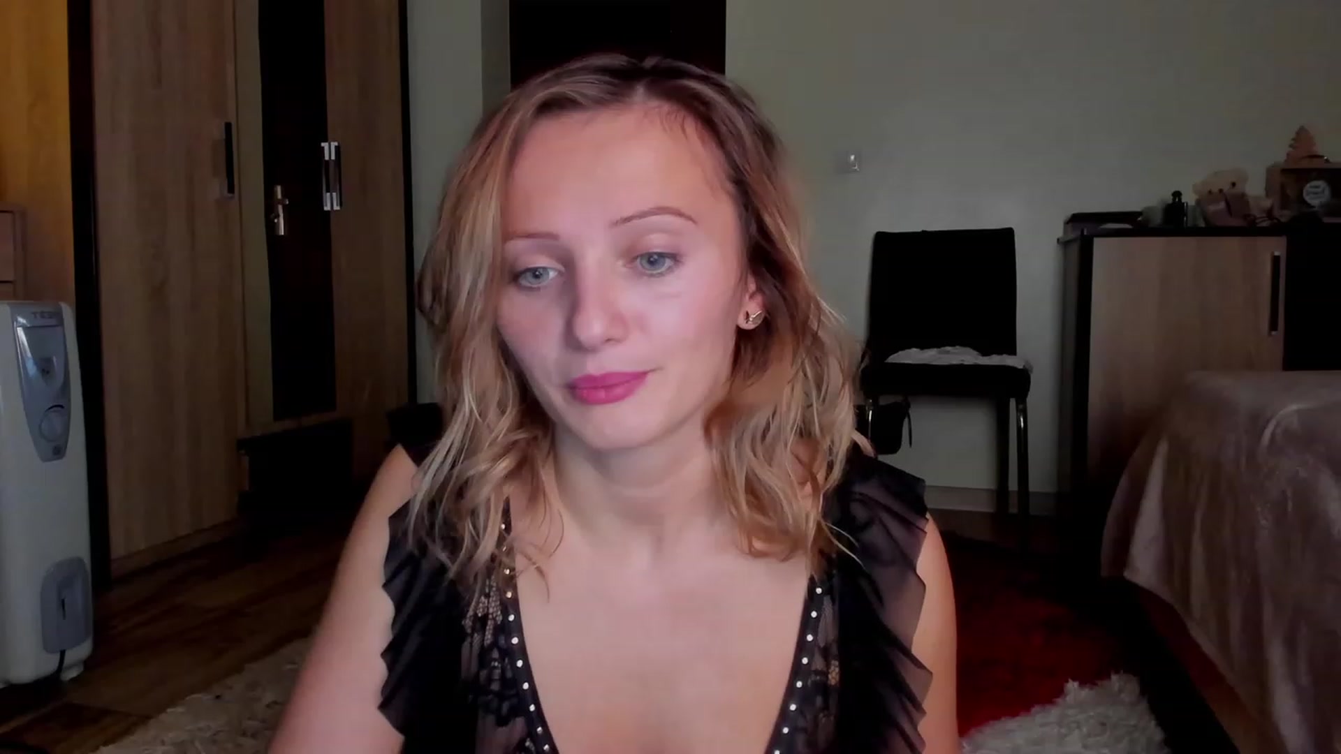 Gallery image thumbnail from KatBirdie_x's myfreecams stream on, 11/09/2023, 18:25 image 16 of 20