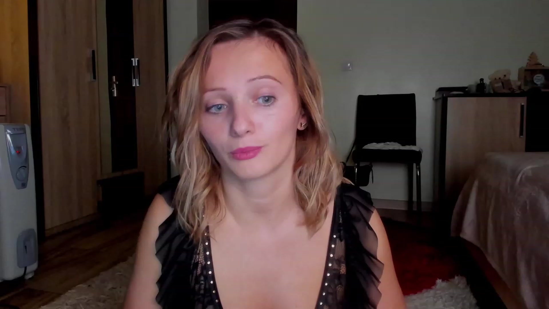 Gallery image thumbnail from KatBirdie_x's myfreecams stream on, 11/09/2023, 18:25 image 9 of 20