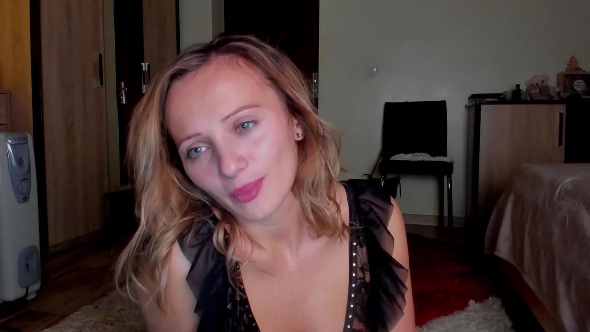 Gallery image thumbnail from KatBirdie_x's myfreecams stream on, 11/09/2023, 18:25 image 17 of 20