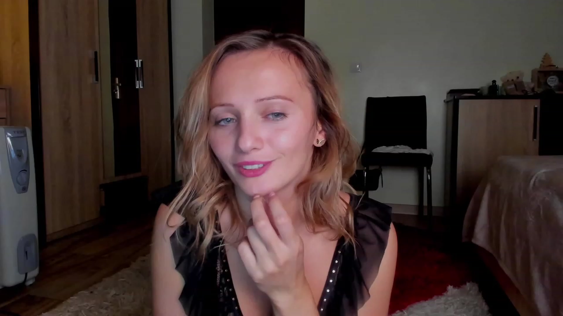 Gallery image thumbnail from KatBirdie_x's myfreecams stream on, 11/09/2023, 18:25 image 14 of 20