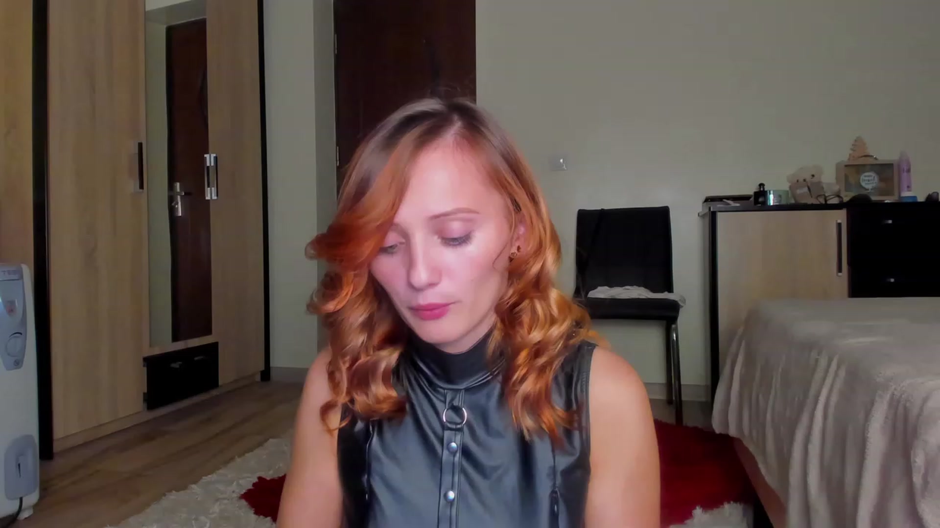 Gallery image thumbnail from KatBirdie_x's myfreecams stream on, 11/10/2023, 17:46 image 11 of 20