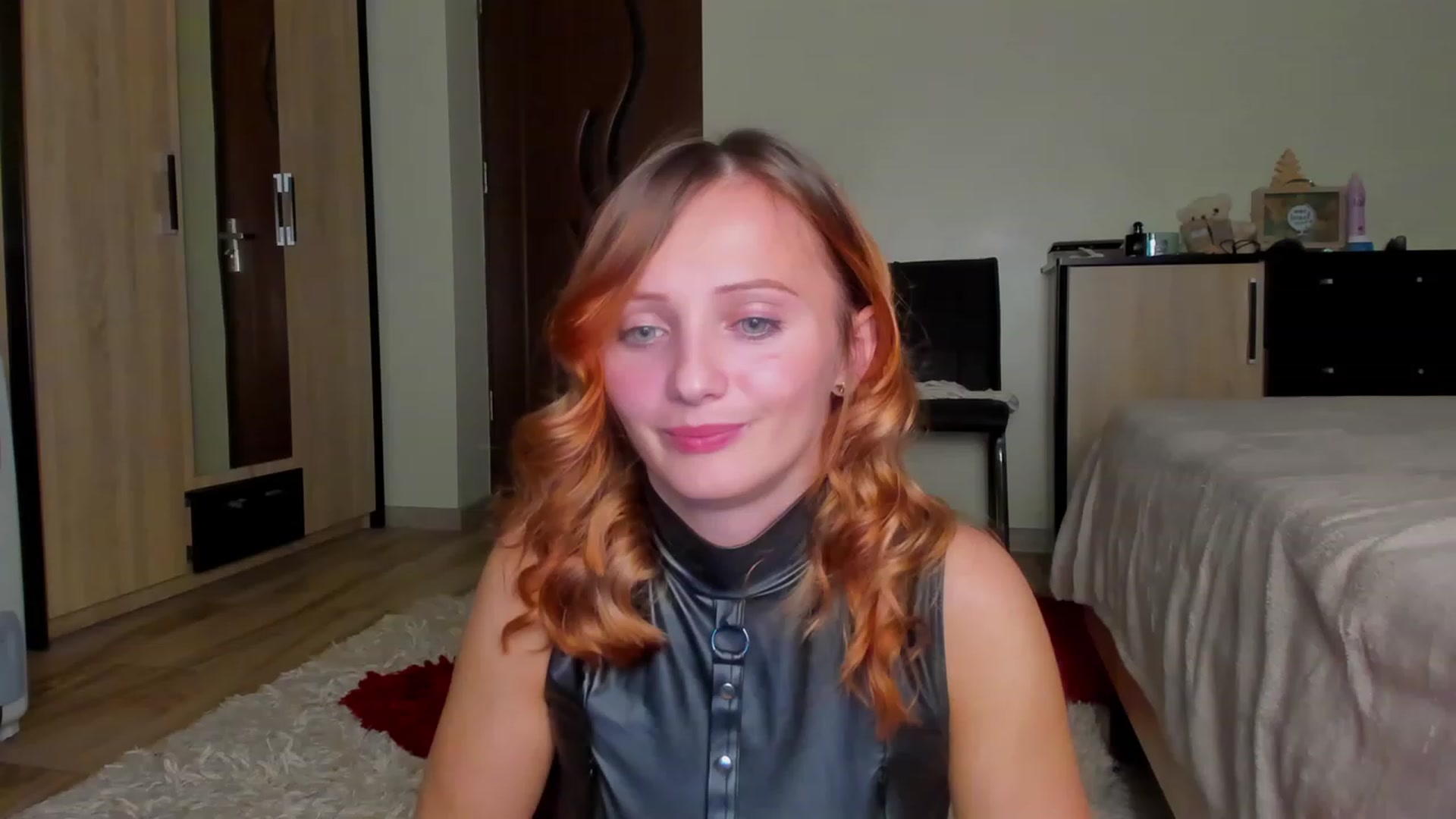 Gallery image thumbnail from KatBirdie_x's myfreecams stream on, 11/10/2023, 17:46 image 8 of 20