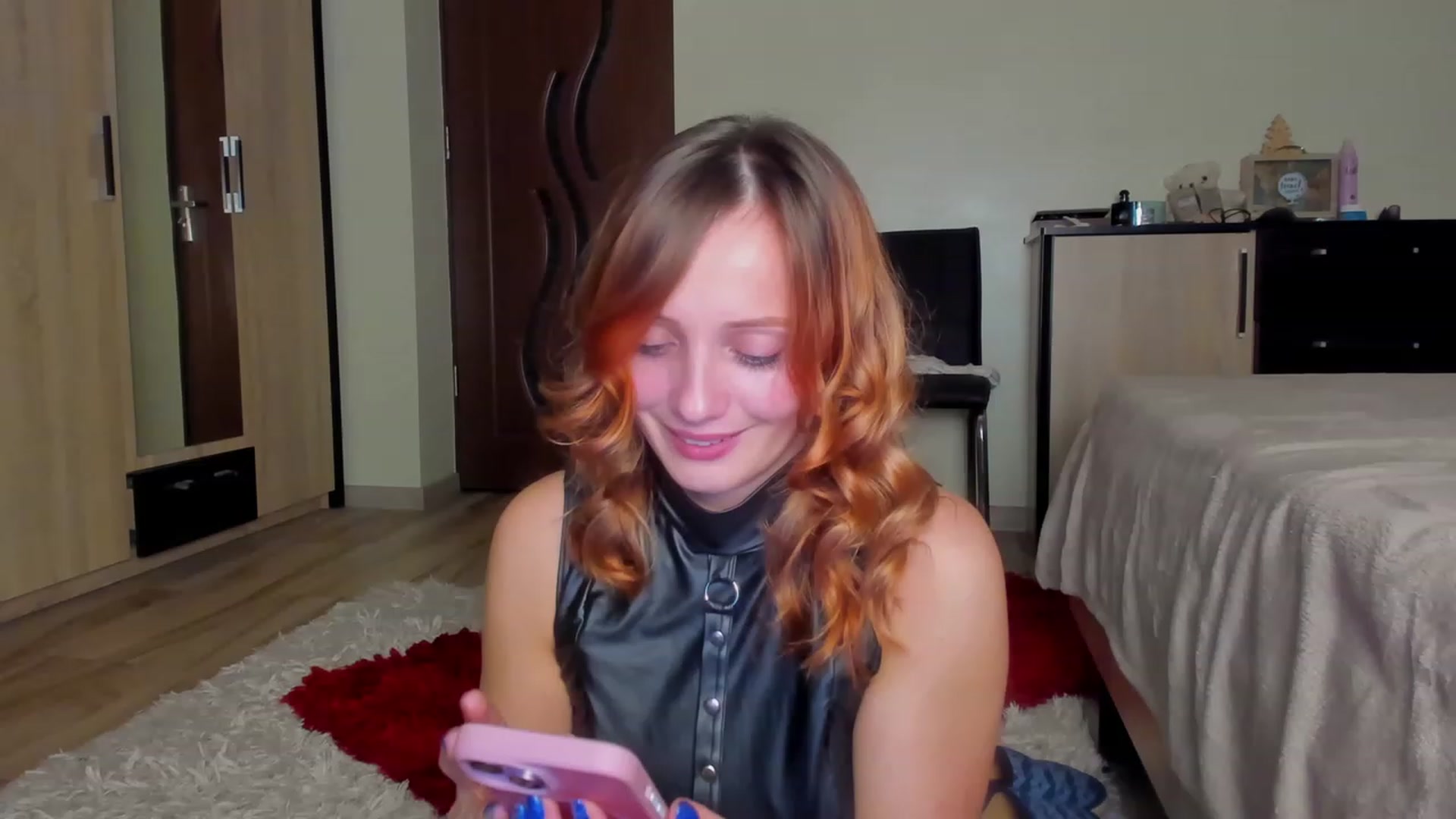 Gallery image thumbnail from KatBirdie_x's myfreecams stream on, 11/10/2023, 17:46 image 3 of 20