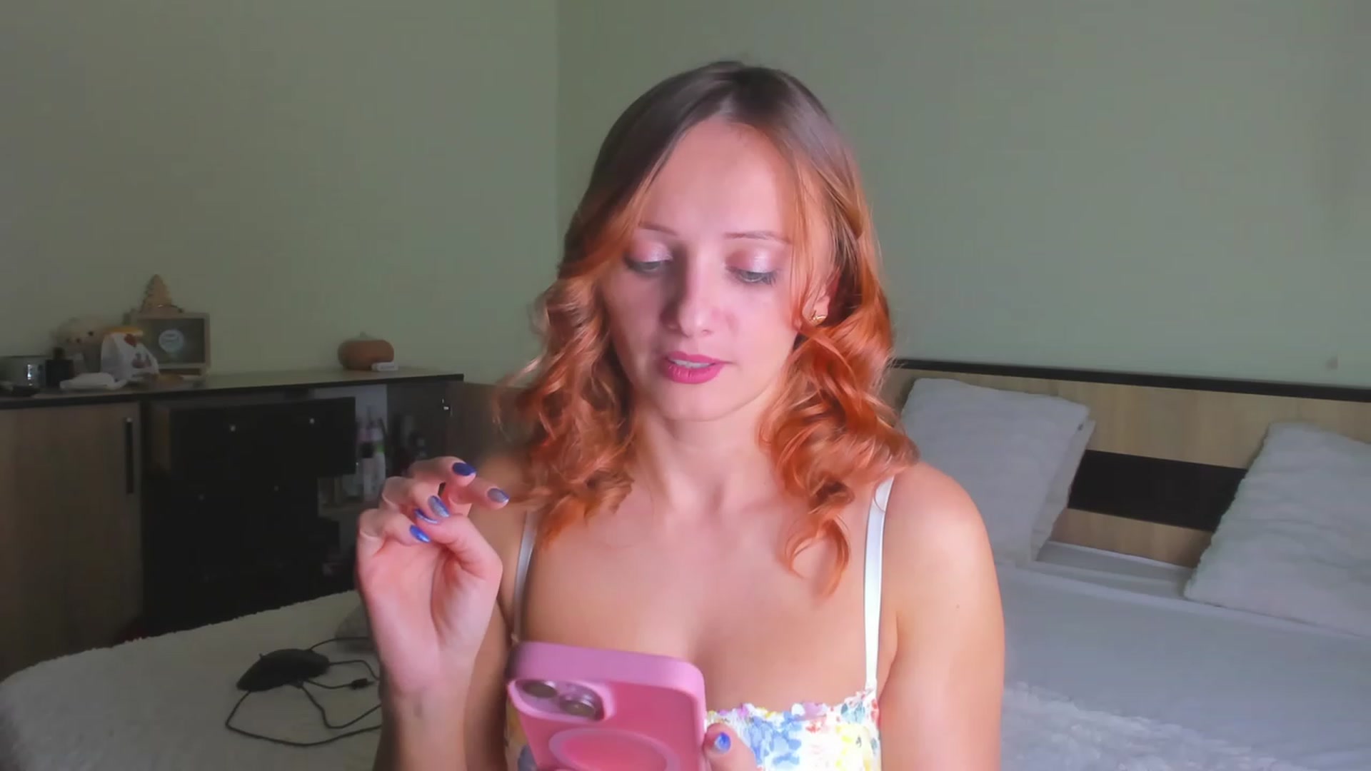 Gallery image thumbnail from KatBirdie_x's myfreecams stream on, 11/12/2023, 22:08 image 5 of 20