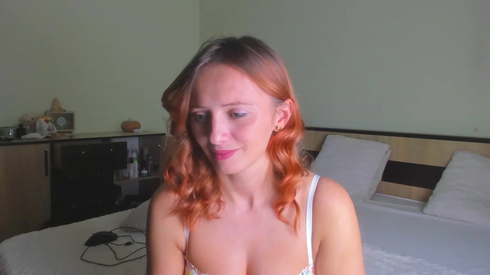 Gallery image thumbnail from KatBirdie_x's myfreecams stream on, 11/12/2023, 22:08 image 13 of 20