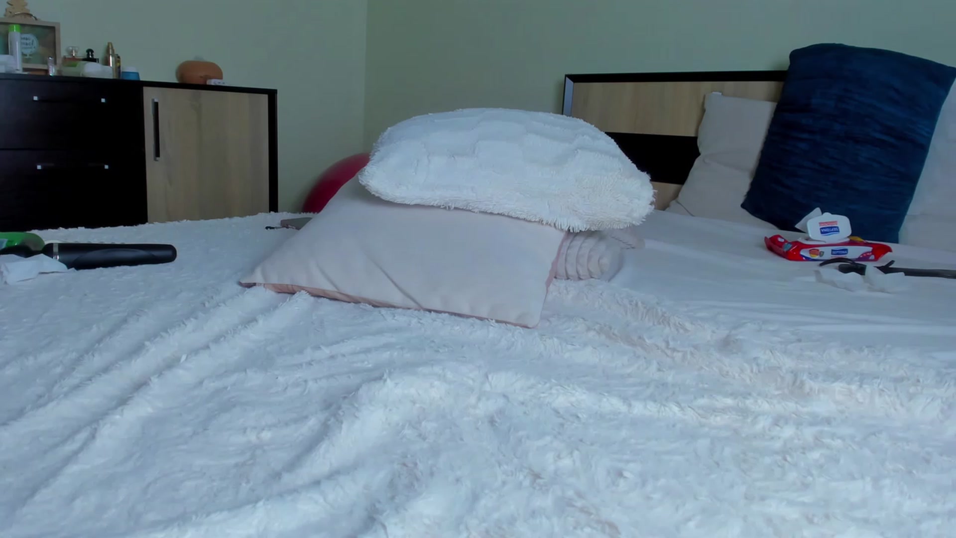 Gallery image thumbnail from KatBirdie_x's myfreecams stream on, 11/18/2023, 20:20 image 12 of 20
