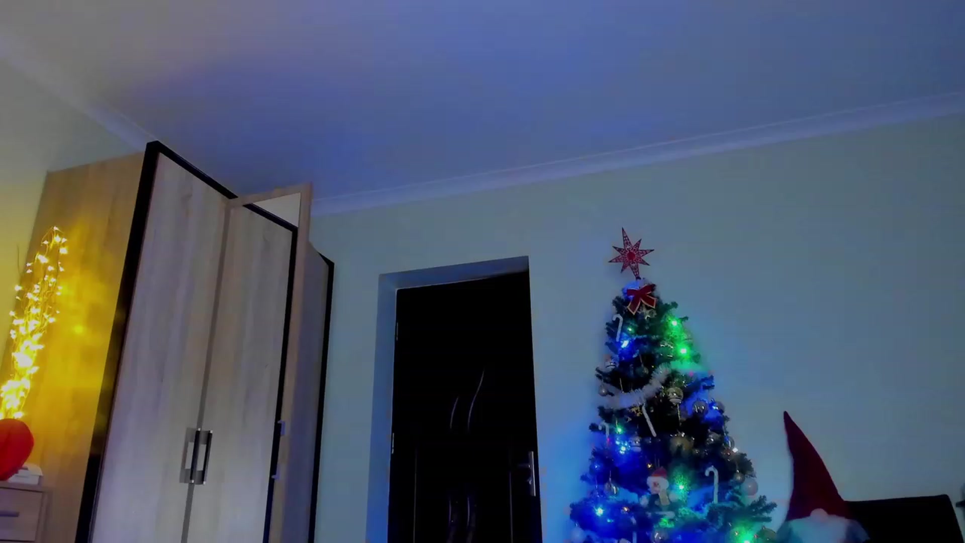 Gallery image thumbnail from KatBirdie_x's myfreecams stream on, 12/01/2023, 19:34 image 14 of 20