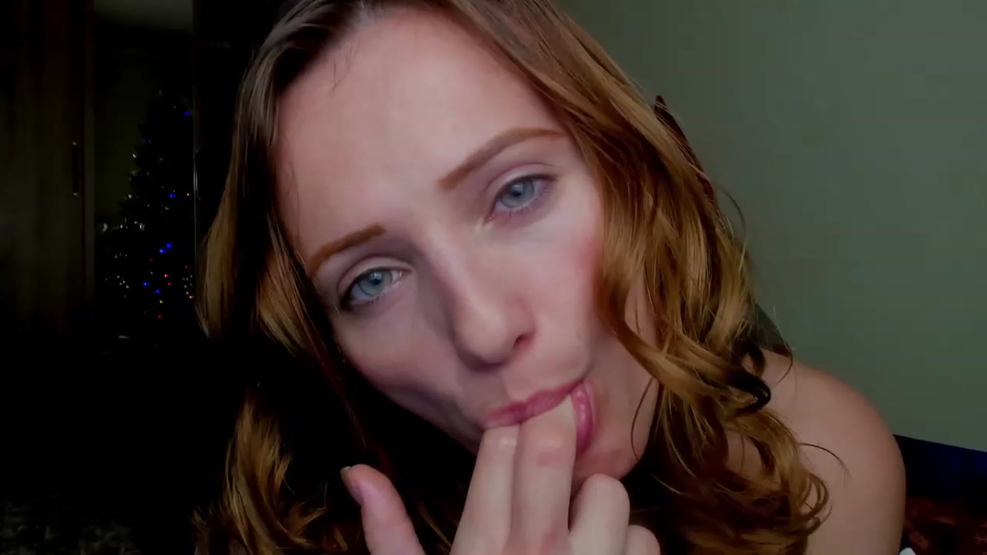 Gallery image thumbnail from KatBirdie_x's myfreecams stream on, 12/12/2023, 16:36 image 11 of 20