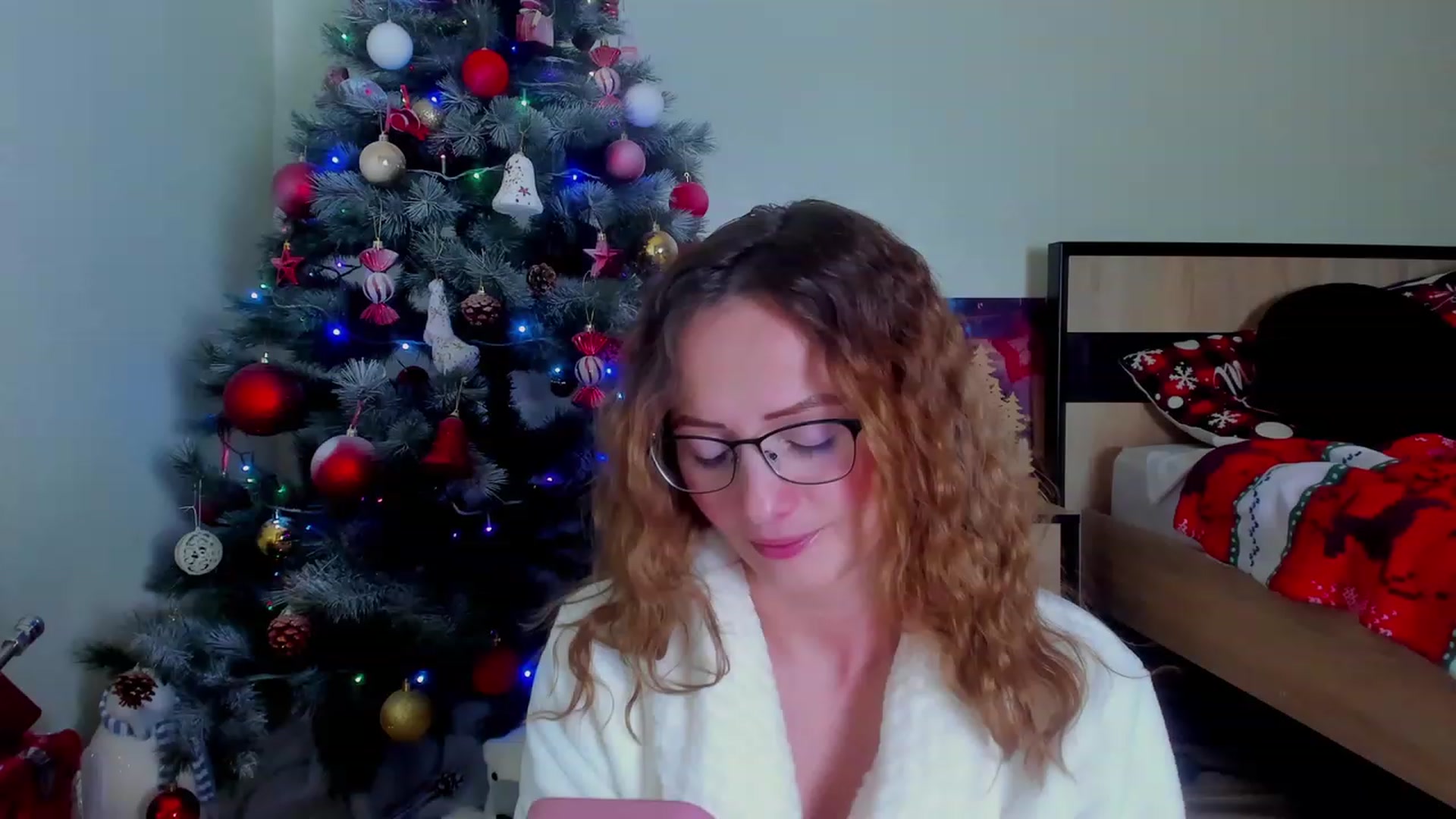 Gallery image thumbnail from KatBirdie_x's myfreecams stream on, 01/01/2024, 01:06 image 2 of 20