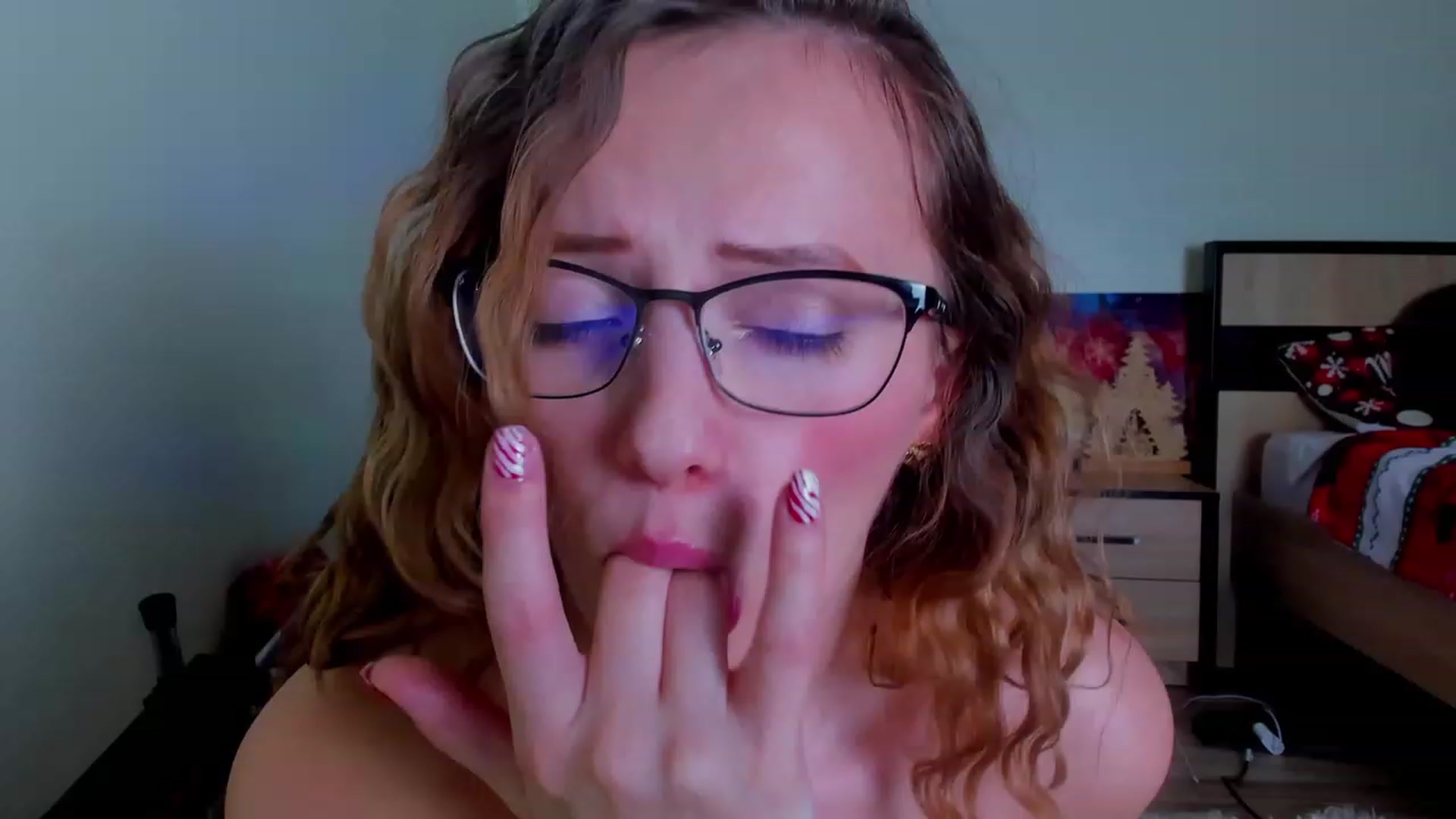 Gallery image thumbnail from KatBirdie_x's myfreecams stream on, 01/01/2024, 01:06 image 18 of 20