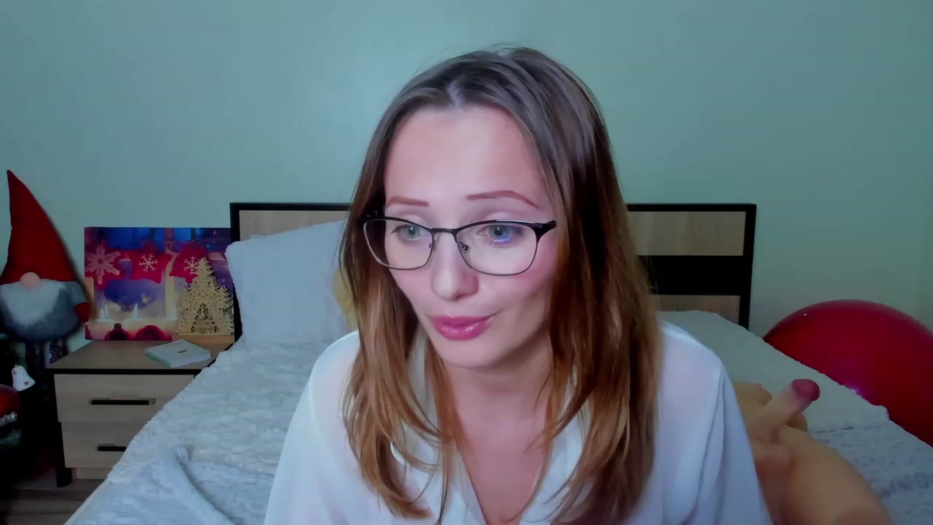 Gallery image thumbnail from KatBirdie_x's myfreecams stream on, 01/04/2024, 21:02 image 11 of 20