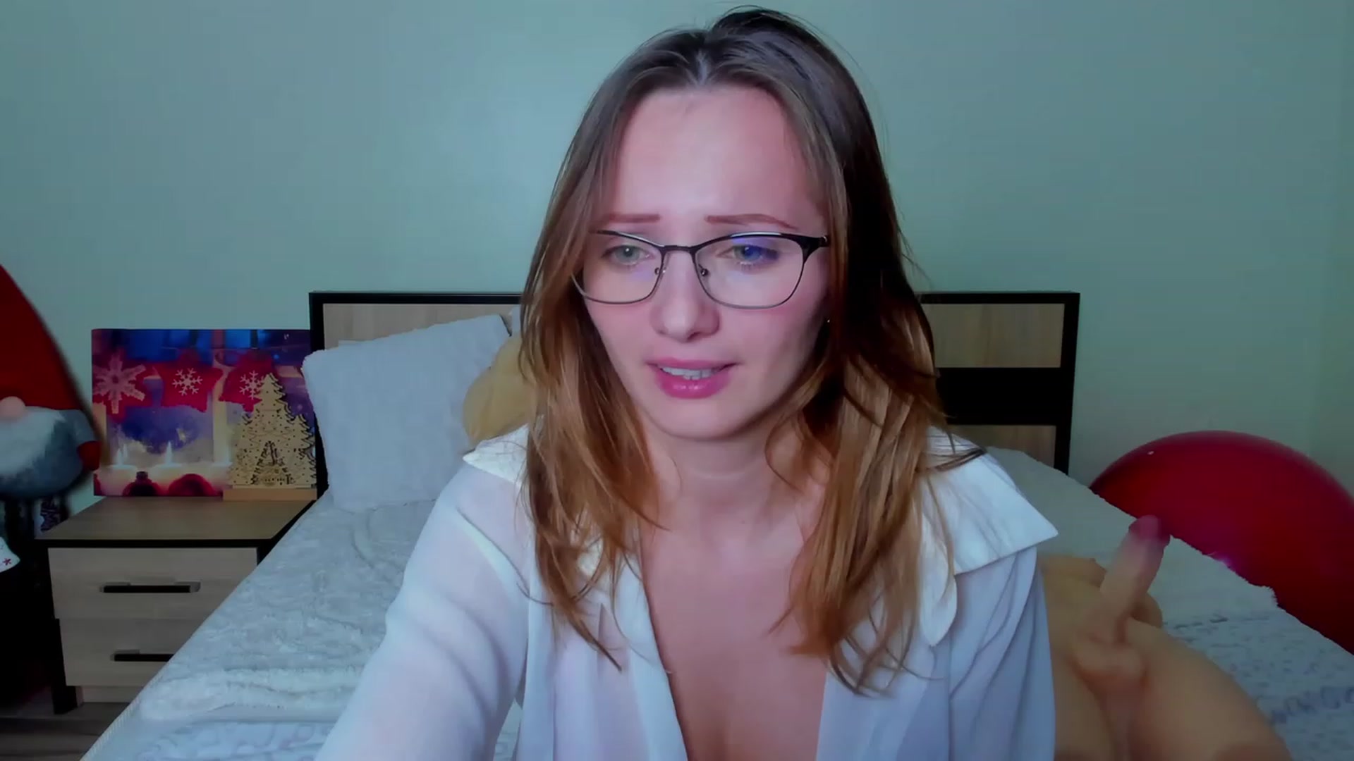 Gallery image thumbnail from KatBirdie_x's myfreecams stream on, 01/04/2024, 21:34 image 16 of 20