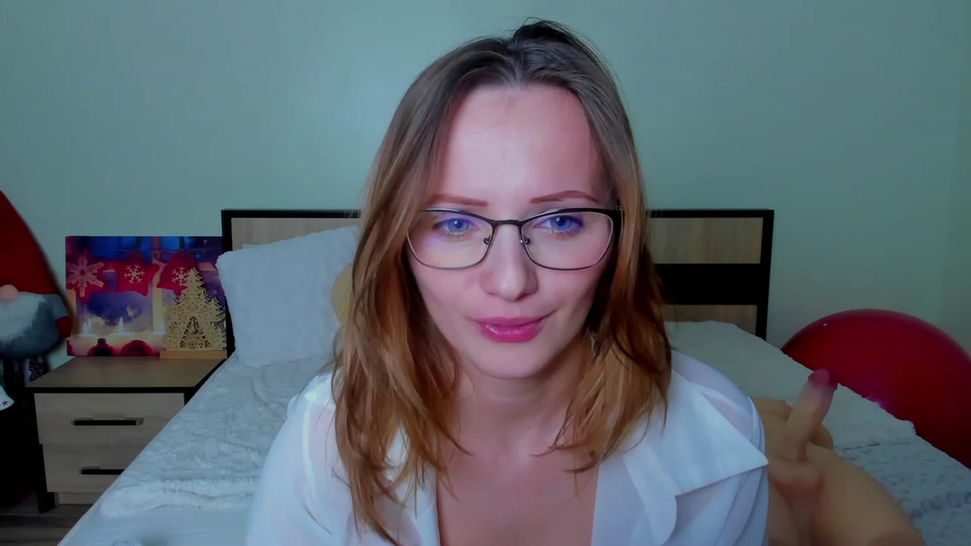 Gallery image thumbnail from KatBirdie_x's myfreecams stream on, 01/04/2024, 21:34 image 12 of 20