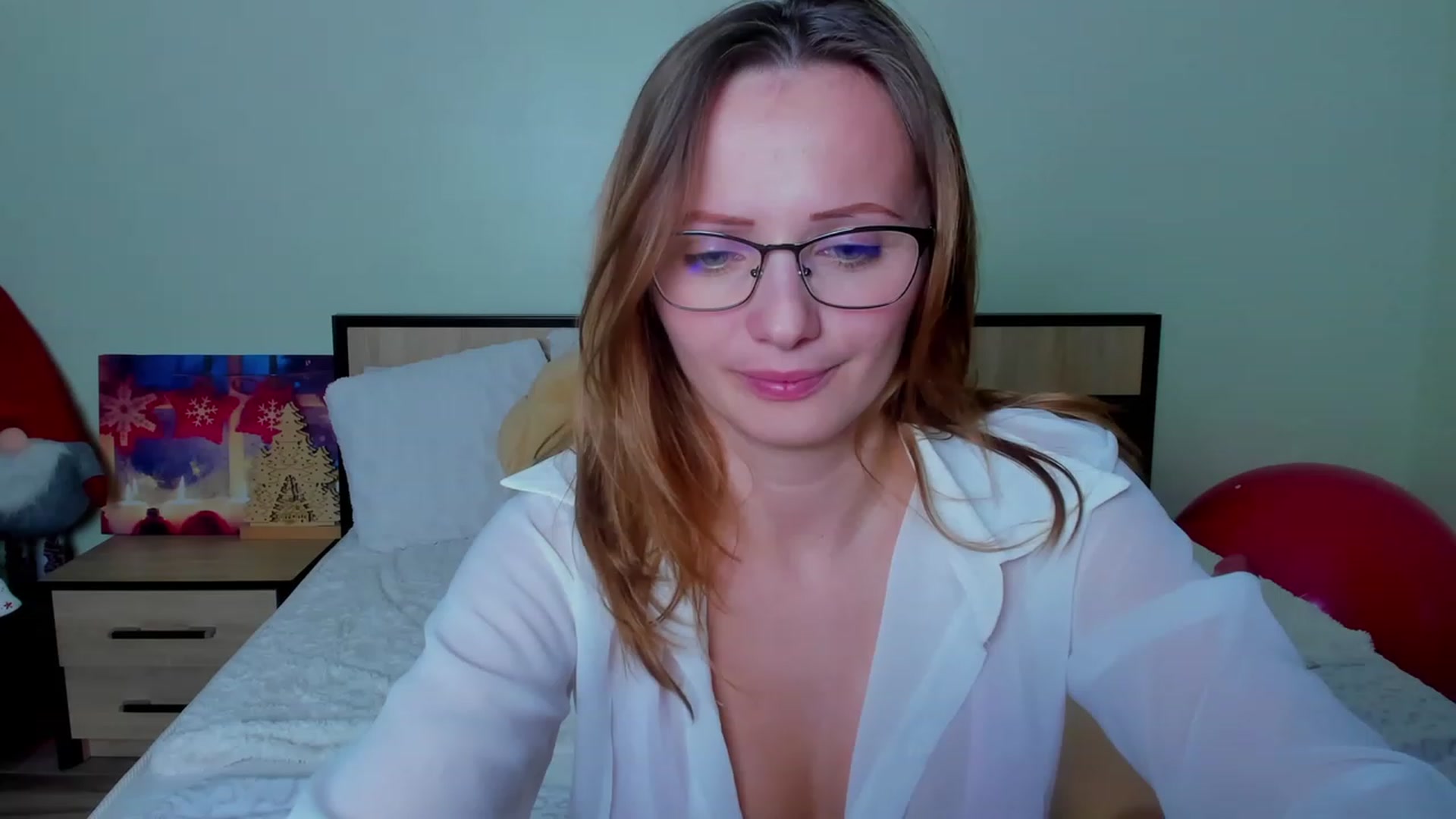Gallery image thumbnail from KatBirdie_x's myfreecams stream on, 01/04/2024, 21:34 image 14 of 20