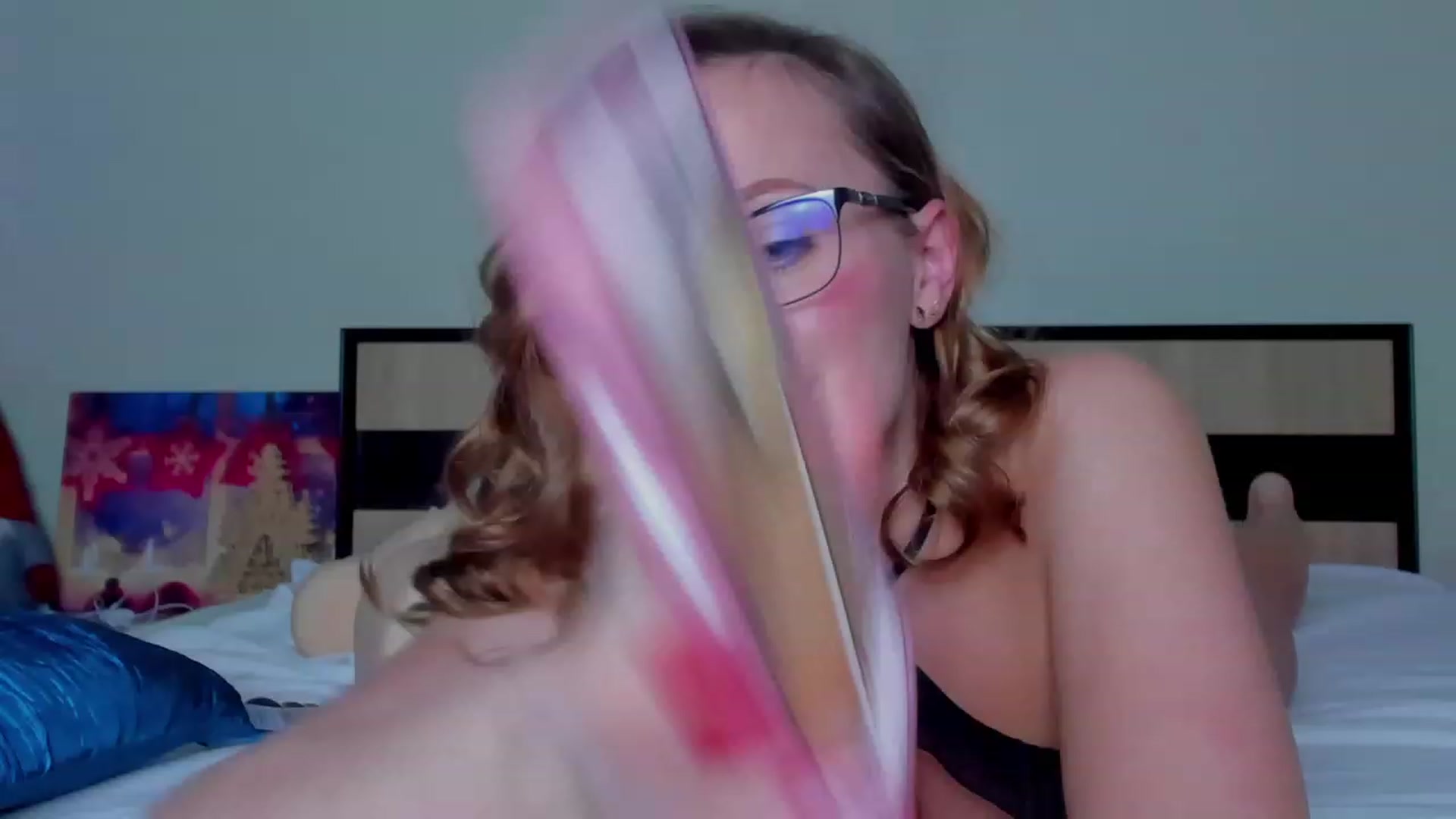 Gallery image thumbnail from KatBirdie_x's myfreecams stream on, 01/07/2024, 21:27 image 12 of 20