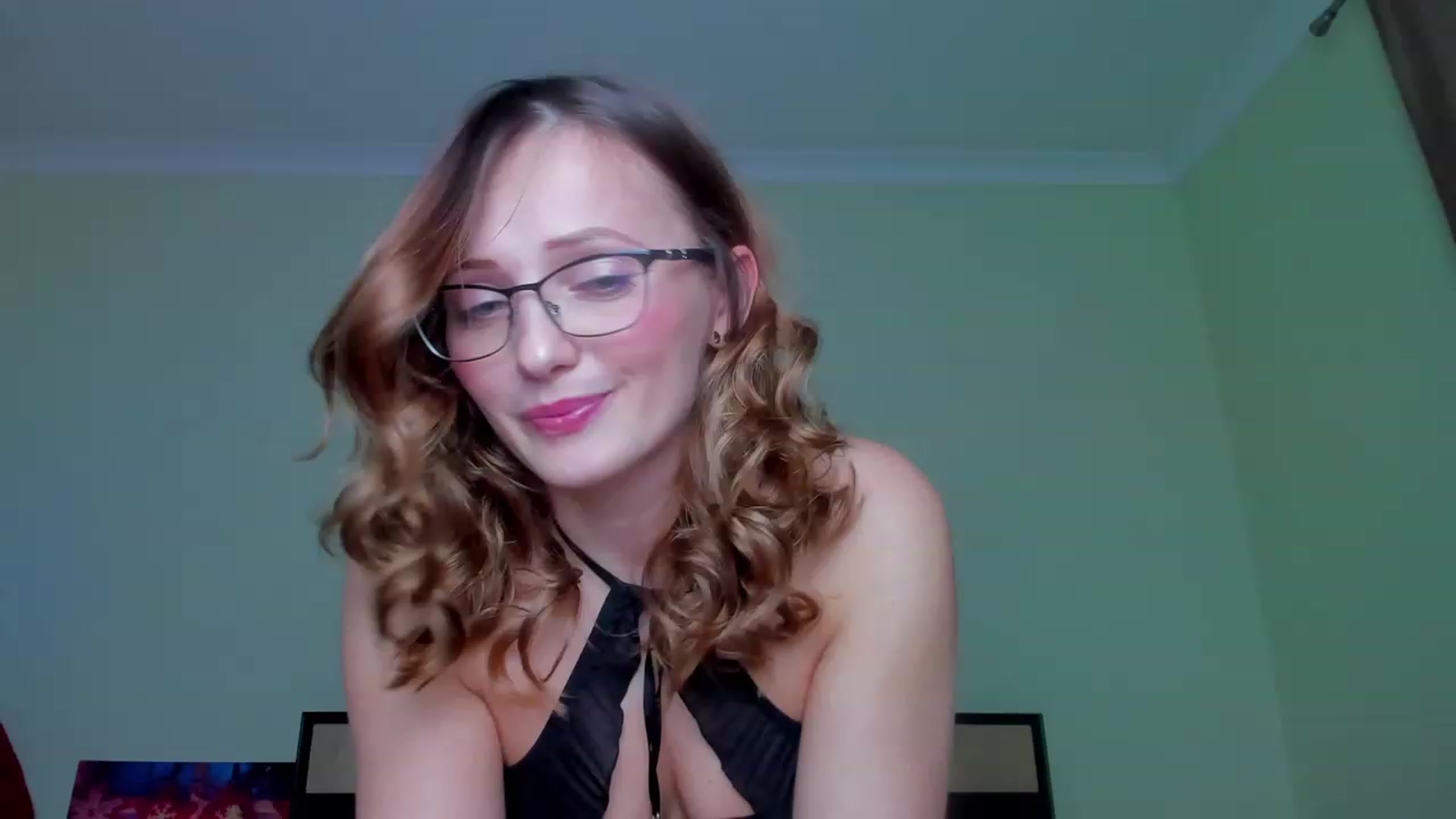 Gallery image thumbnail from KatBirdie_x's myfreecams stream on, 01/07/2024, 22:08 image 17 of 20