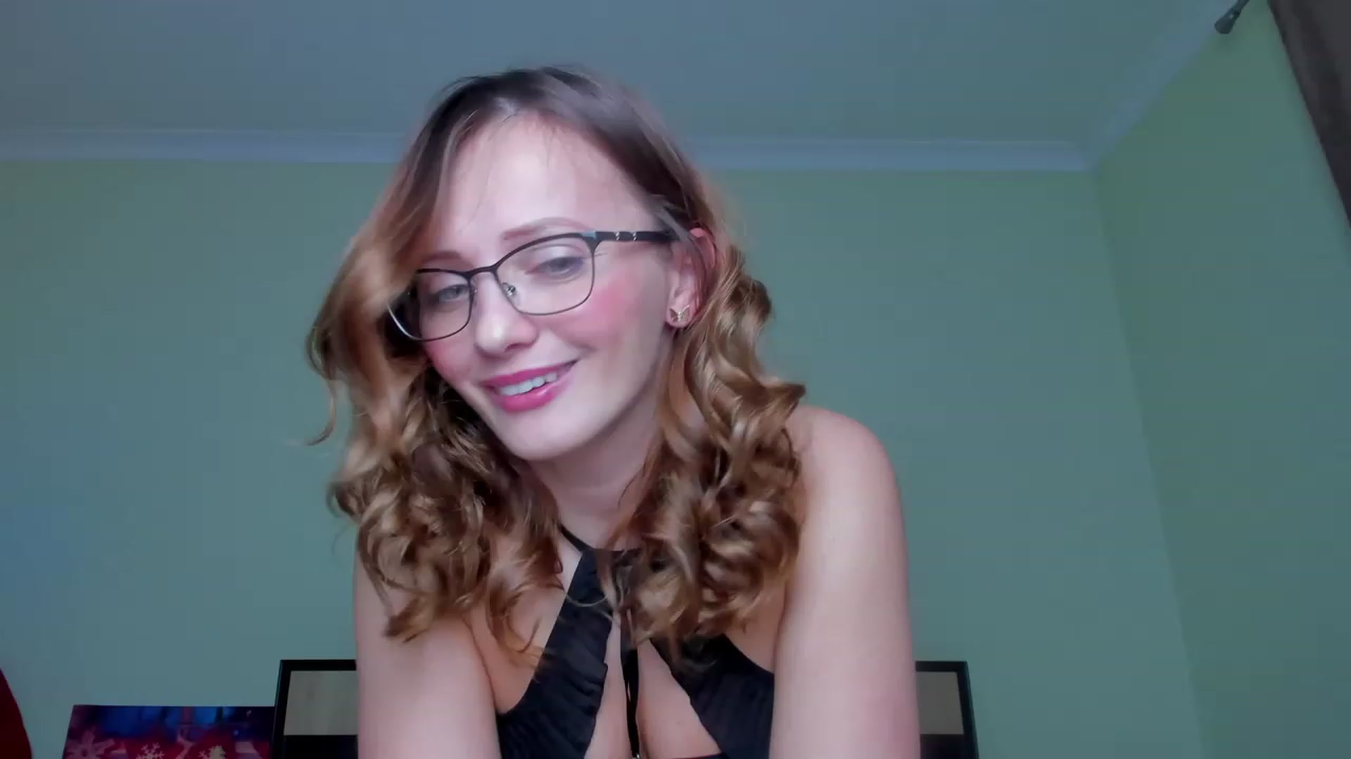 Gallery image thumbnail from KatBirdie_x's myfreecams stream on, 01/07/2024, 22:08 image 20 of 20