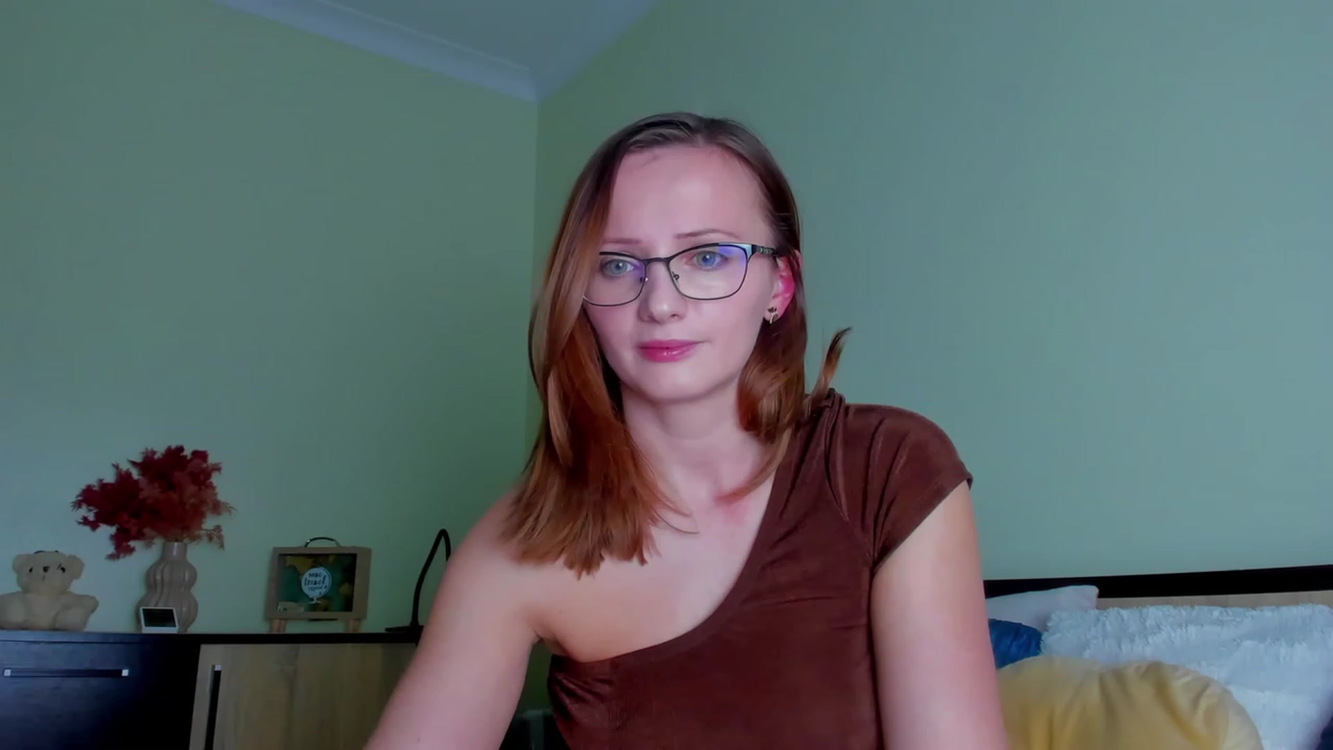 Gallery image thumbnail from KatBirdie_x's myfreecams stream on, 02/09/2024, 21:53 image 4 of 20