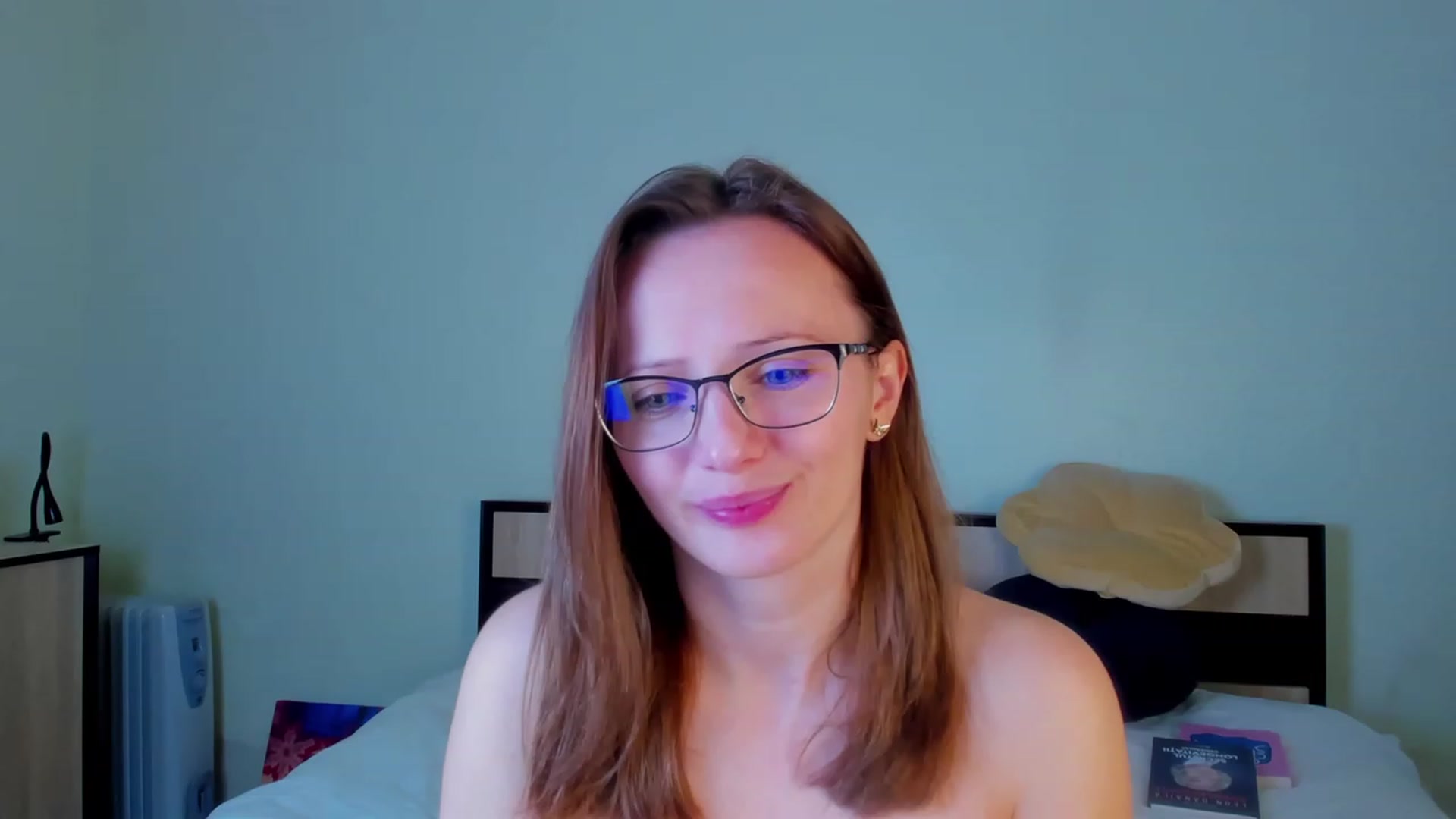 Gallery image thumbnail from KatBirdie_x's myfreecams stream on, 02/18/2024, 08:47 image 19 of 20