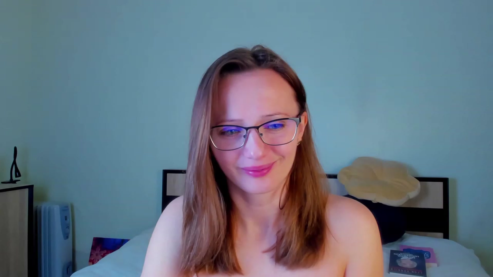 Gallery image thumbnail from KatBirdie_x's myfreecams stream on, 02/18/2024, 08:47 image 15 of 20