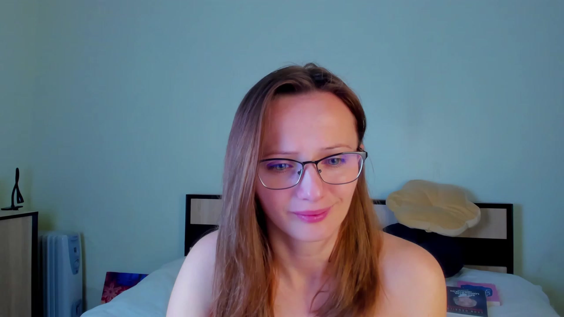 Gallery image thumbnail from KatBirdie_x's myfreecams stream on, 02/18/2024, 08:47 image 17 of 20