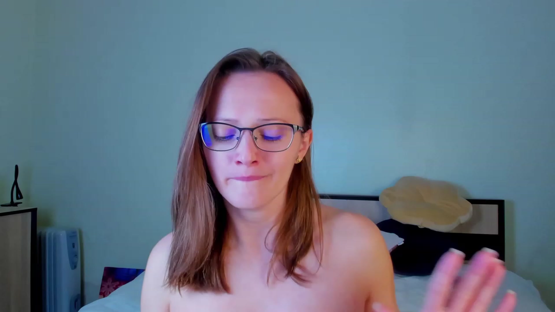 Gallery image thumbnail from KatBirdie_x's myfreecams stream on, 02/18/2024, 08:47 image 13 of 20