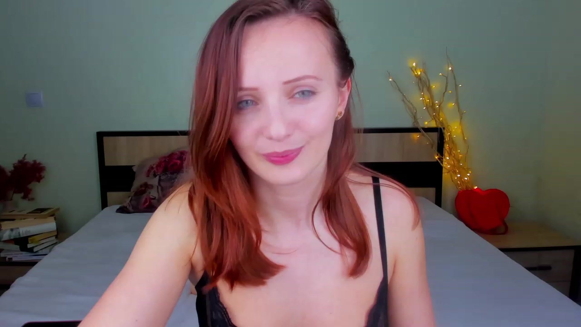 Gallery image thumbnail from KatBirdie_x's myfreecams stream on, 03/14/2024, 19:14 image 4 of 20