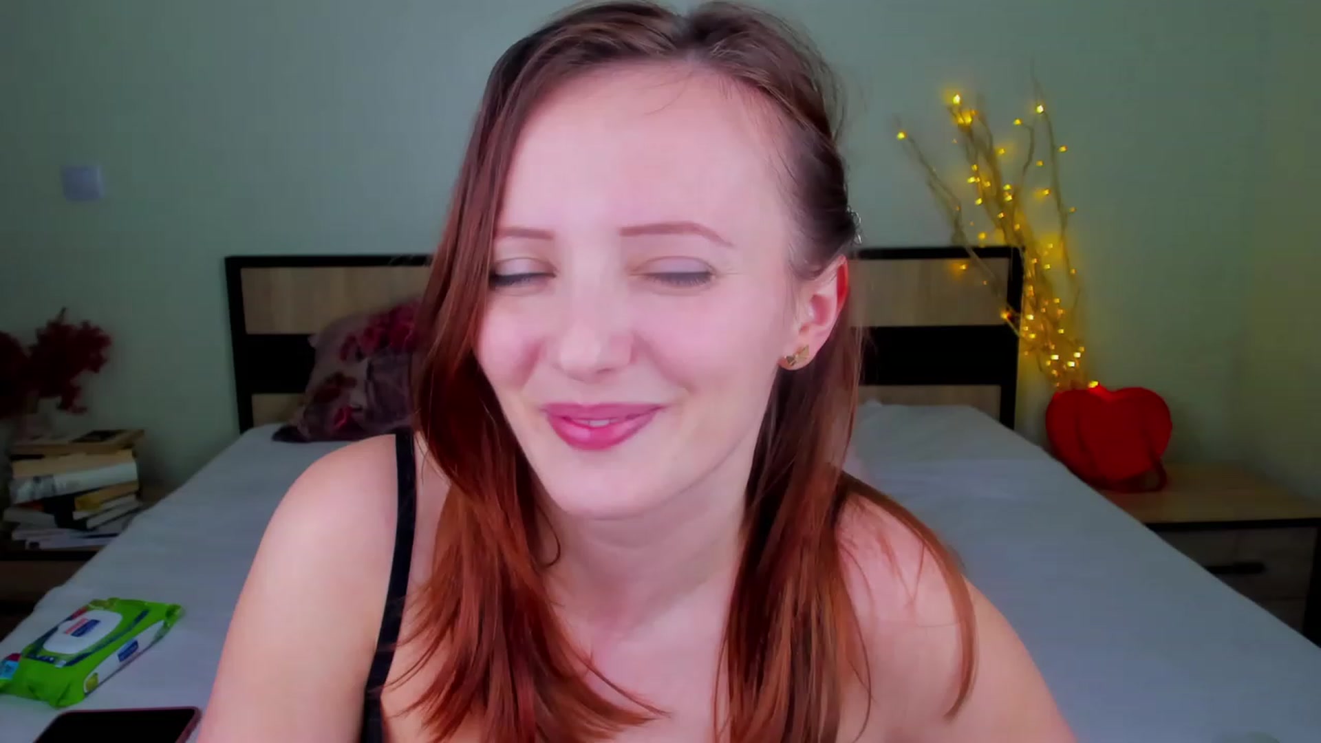 Gallery image thumbnail from KatBirdie_x's myfreecams stream on, 03/14/2024, 19:14 image 17 of 20
