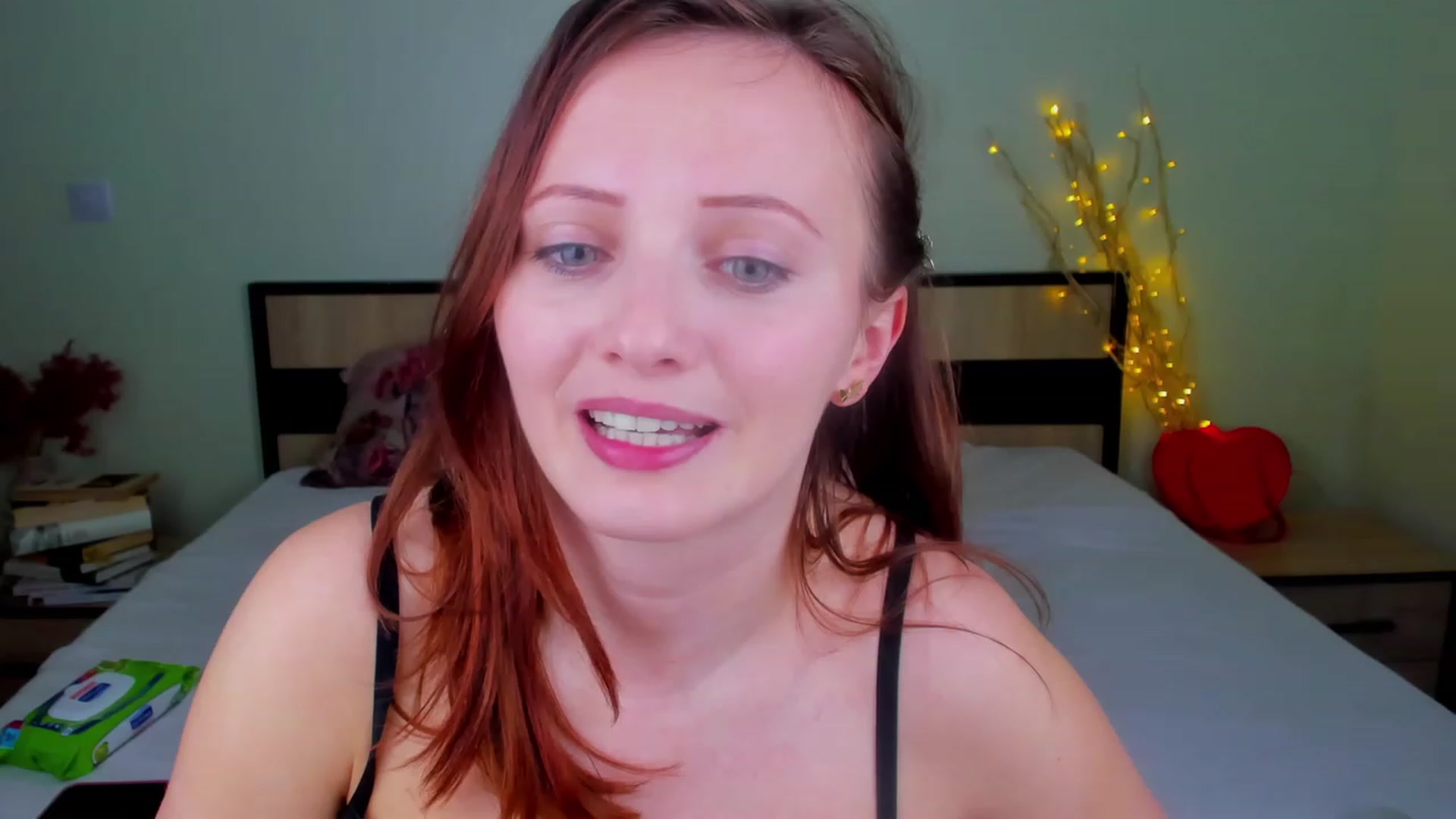 Gallery image thumbnail from KatBirdie_x's myfreecams stream on, 03/14/2024, 19:14 image 12 of 20