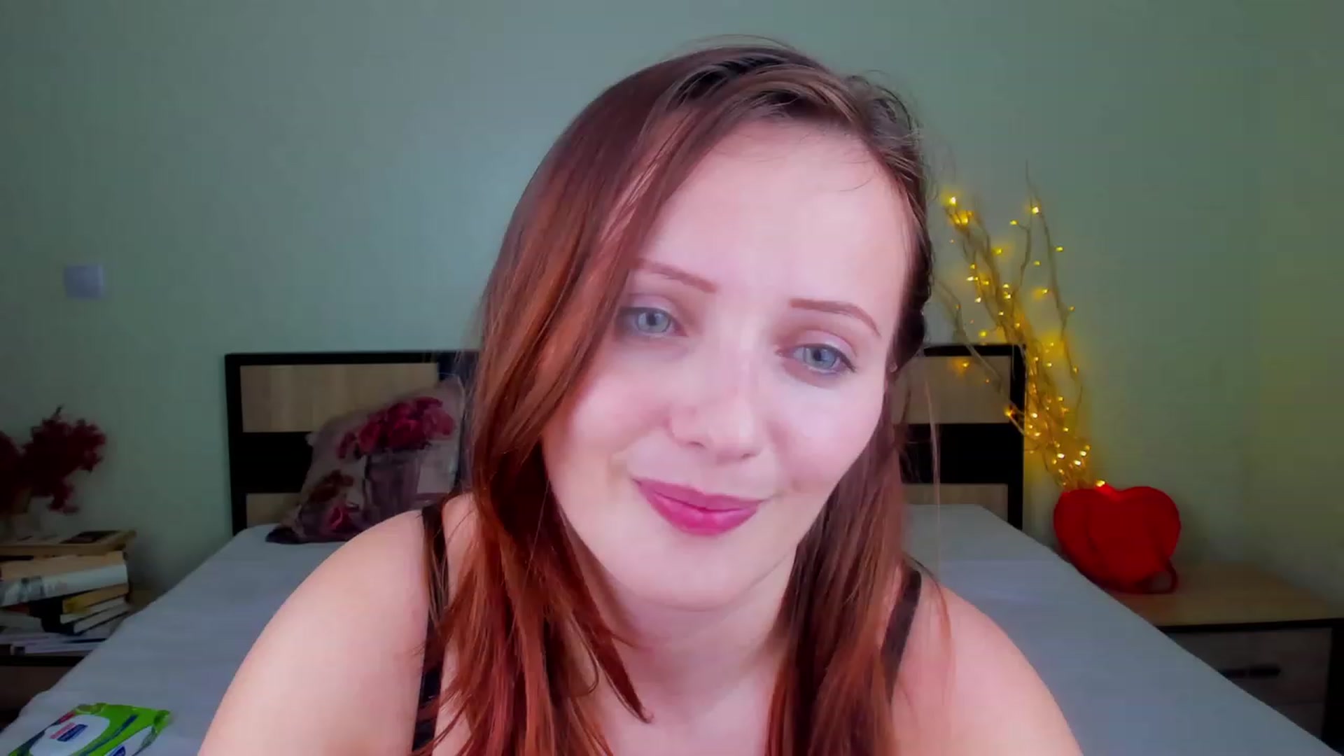 Gallery image thumbnail from KatBirdie_x's myfreecams stream on, 03/14/2024, 19:14 image 18 of 20
