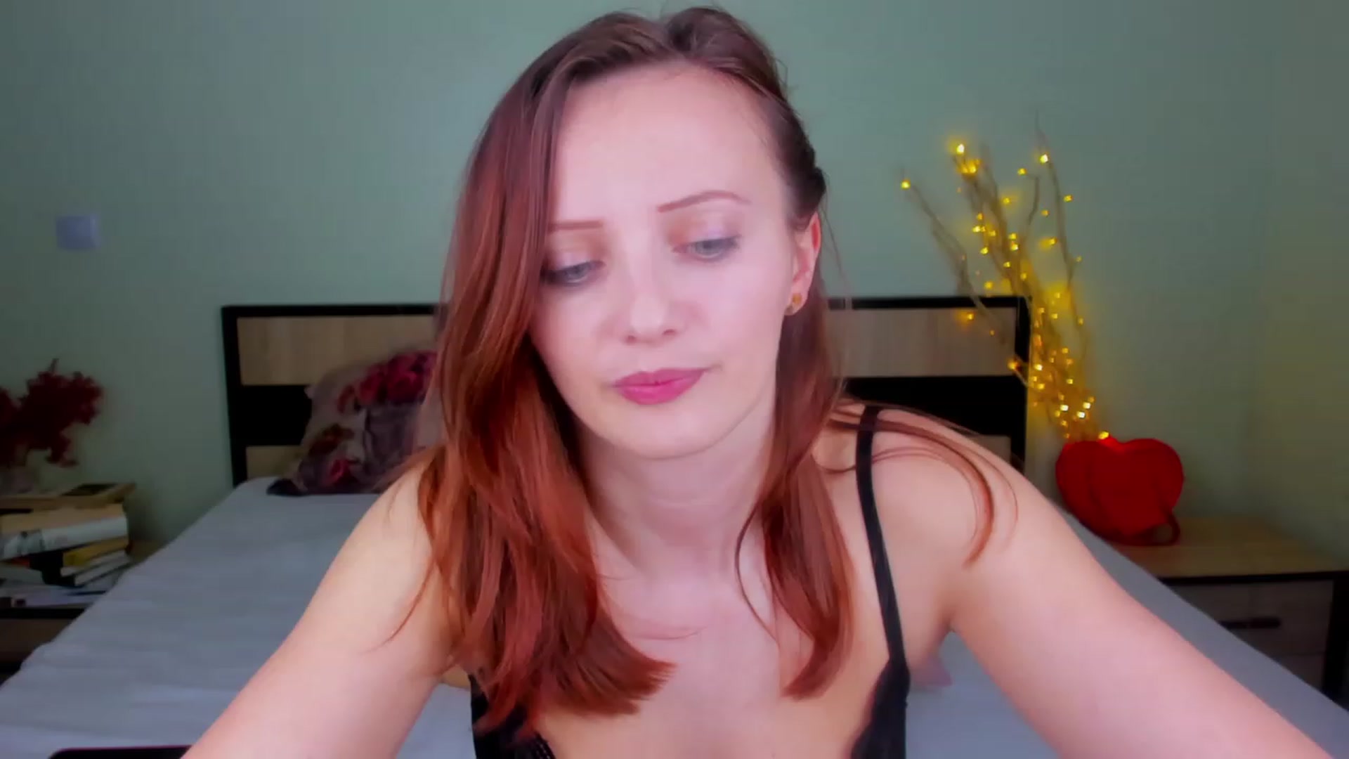 Gallery image thumbnail from KatBirdie_x's myfreecams stream on, 03/14/2024, 19:14 image 6 of 20