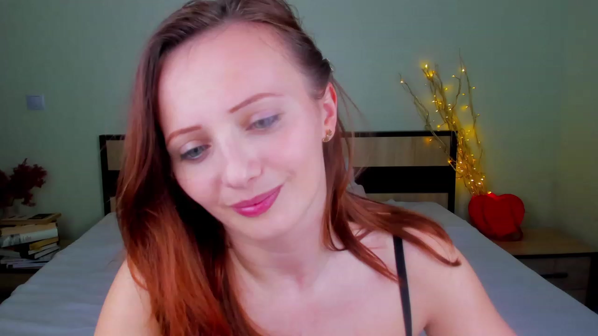 Gallery image thumbnail from KatBirdie_x's myfreecams stream on, 03/14/2024, 19:14 image 1 of 20