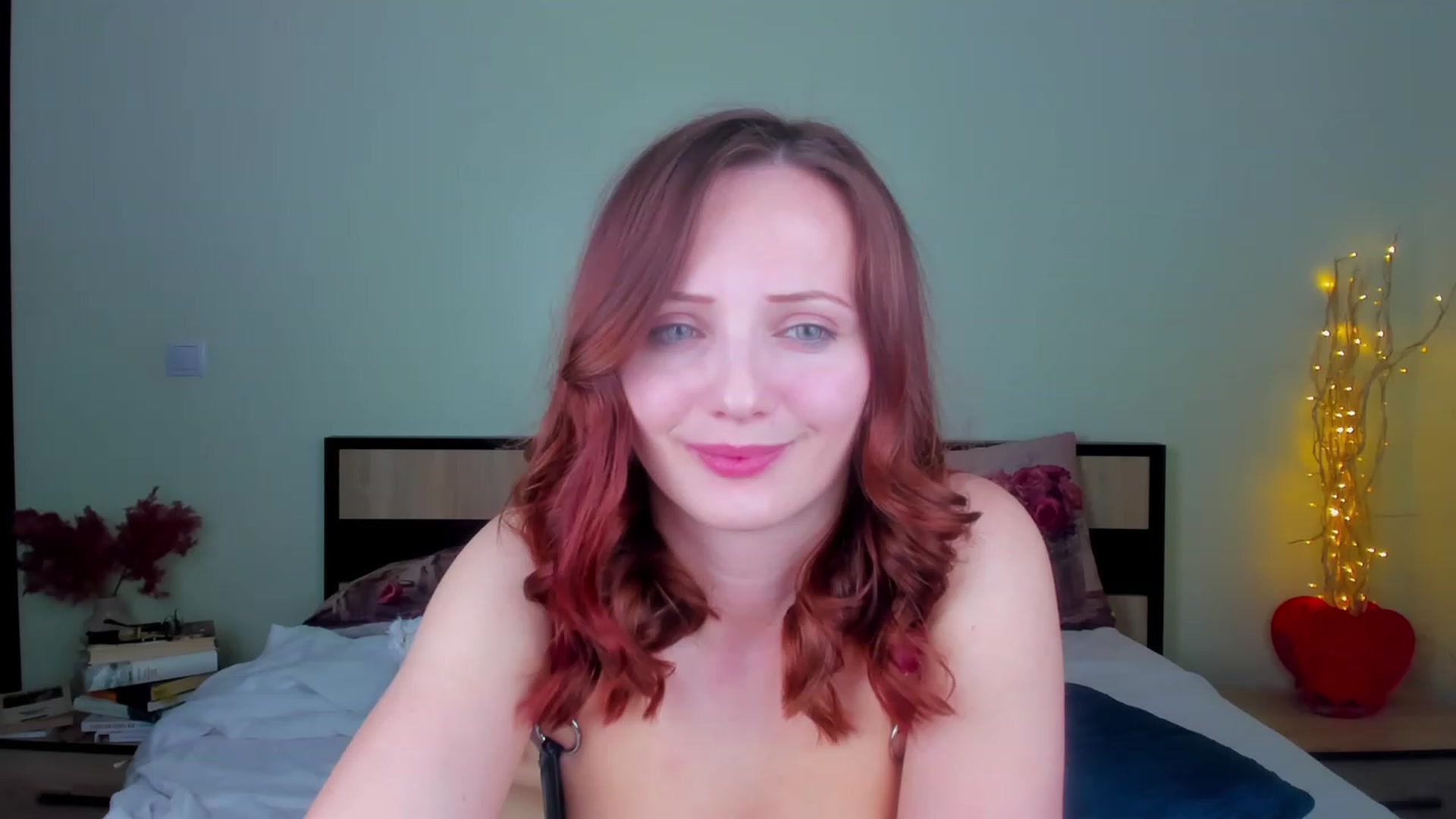 Gallery image thumbnail from KatBirdie_x's myfreecams stream on, 03/15/2024, 20:02 image 18 of 20