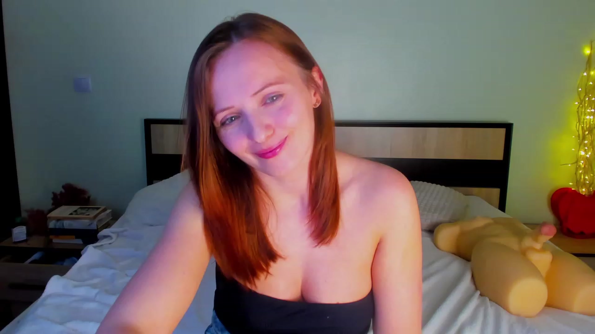 Gallery image thumbnail from KatBirdie_x's myfreecams stream on, 03/17/2024, 21:15 image 7 of 20